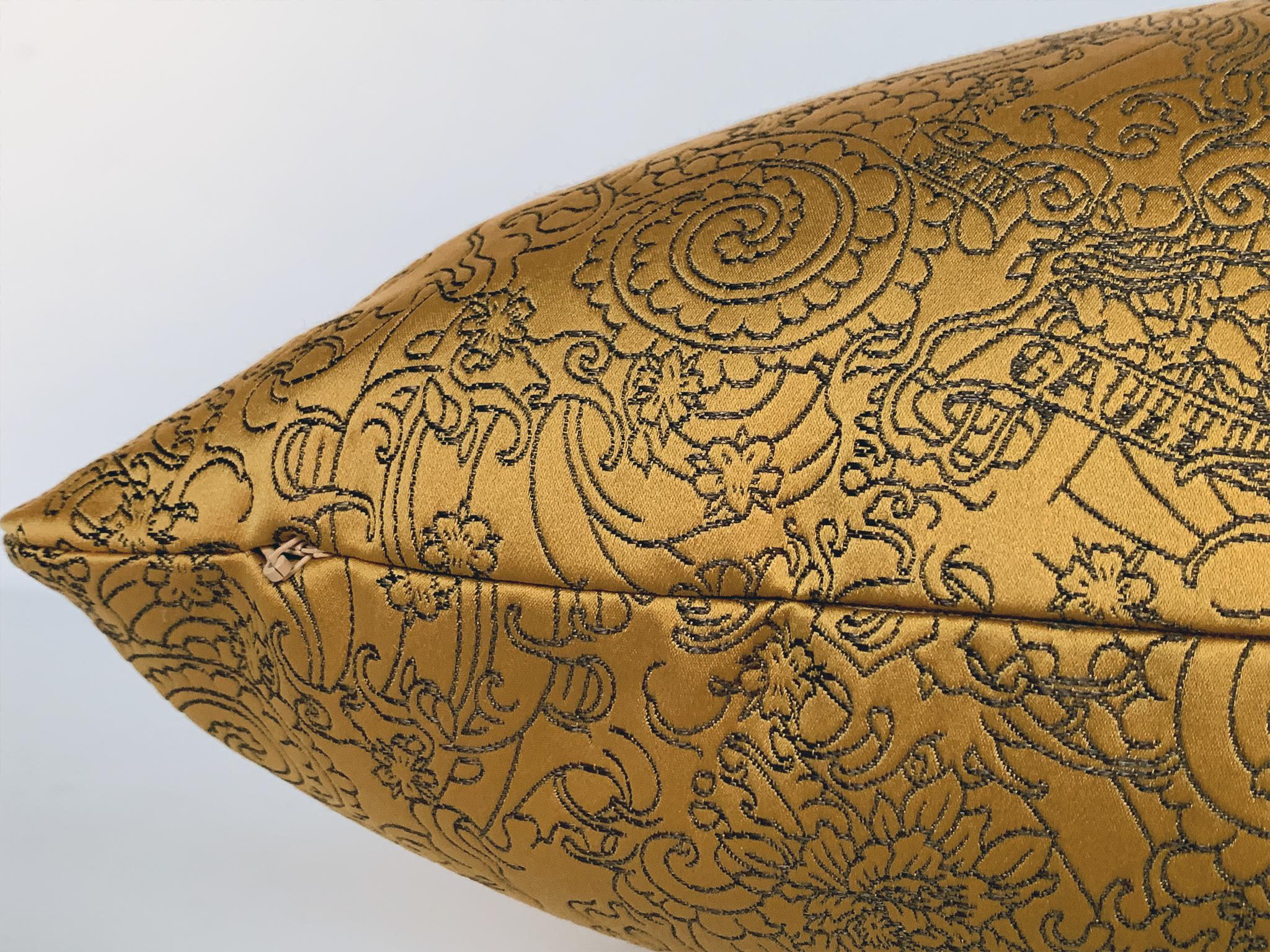 Fait main Jean Paul Gaultier Rectangular Gold Satin Jacquard Pillows - A Pair en vente