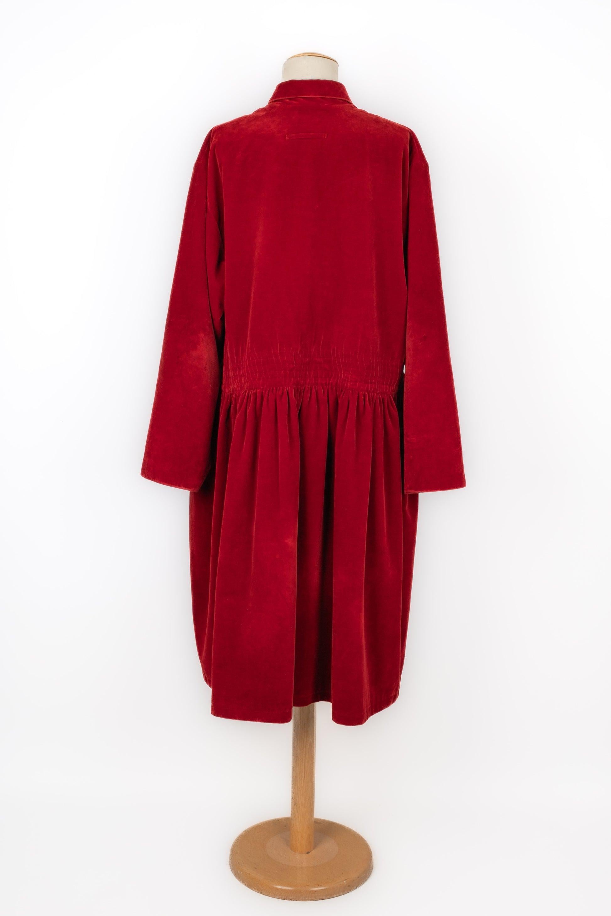 Jean-Paul Gaultier Red Velvet Coat In Good Condition For Sale In SAINT-OUEN-SUR-SEINE, FR