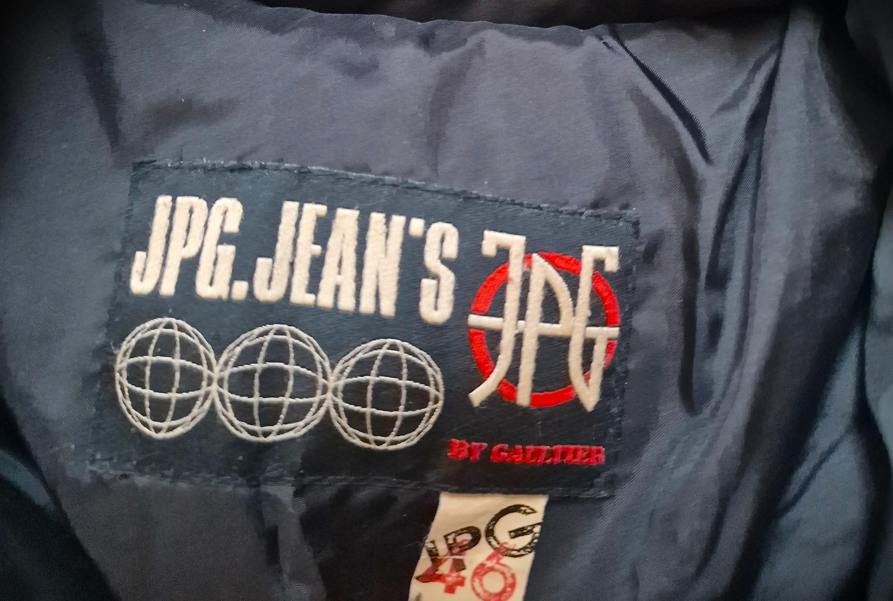 Jean Paul Gaultier Runway A/W 2003 Bondage Straps Buckle Down Puffer Men Jacket For Sale 10