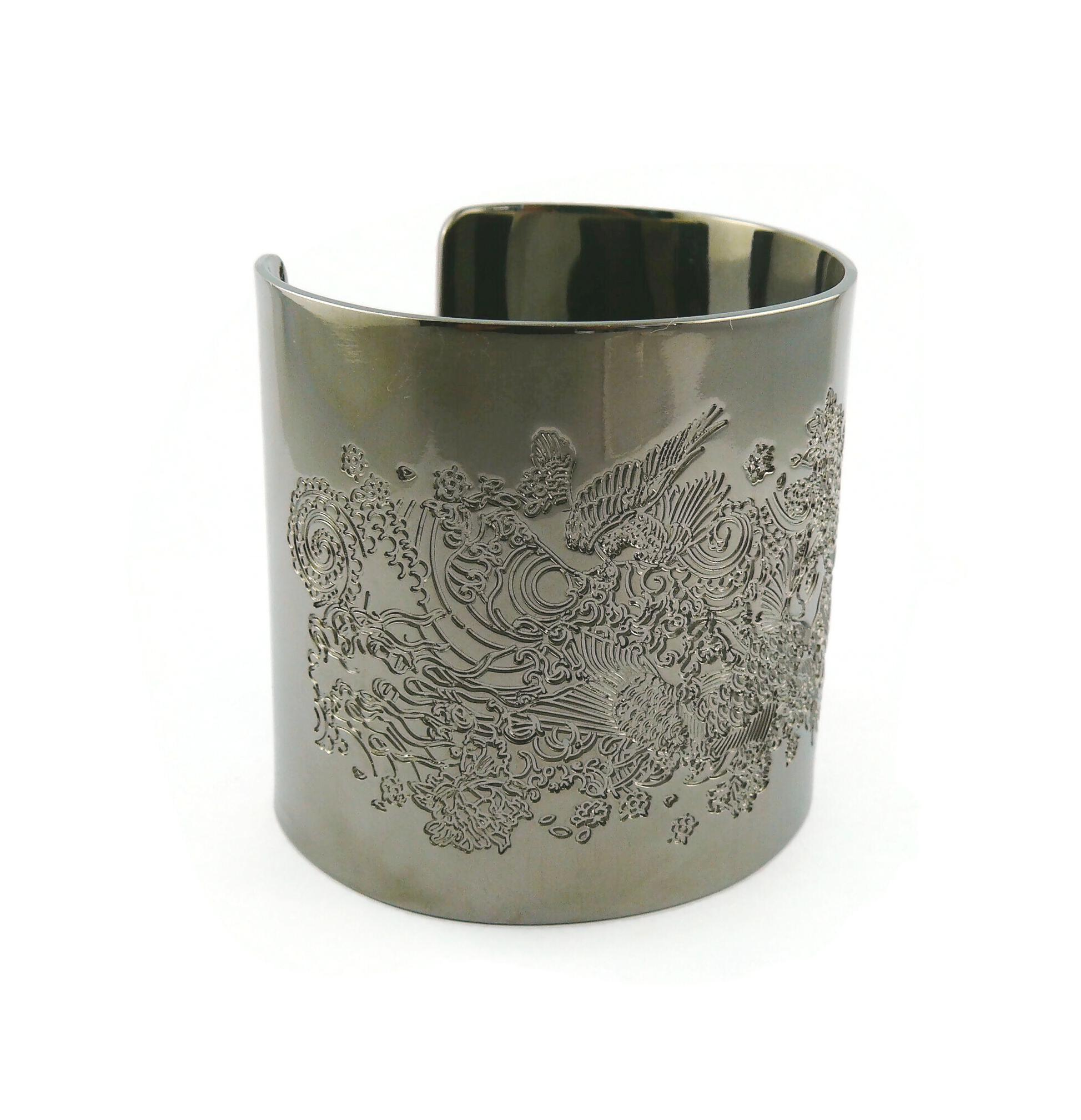 Jean Paul Gaultier Ruthenium Colour Japanese Koi Fish Tattoo Cuff Bracelet In Good Condition For Sale In Nice, FR