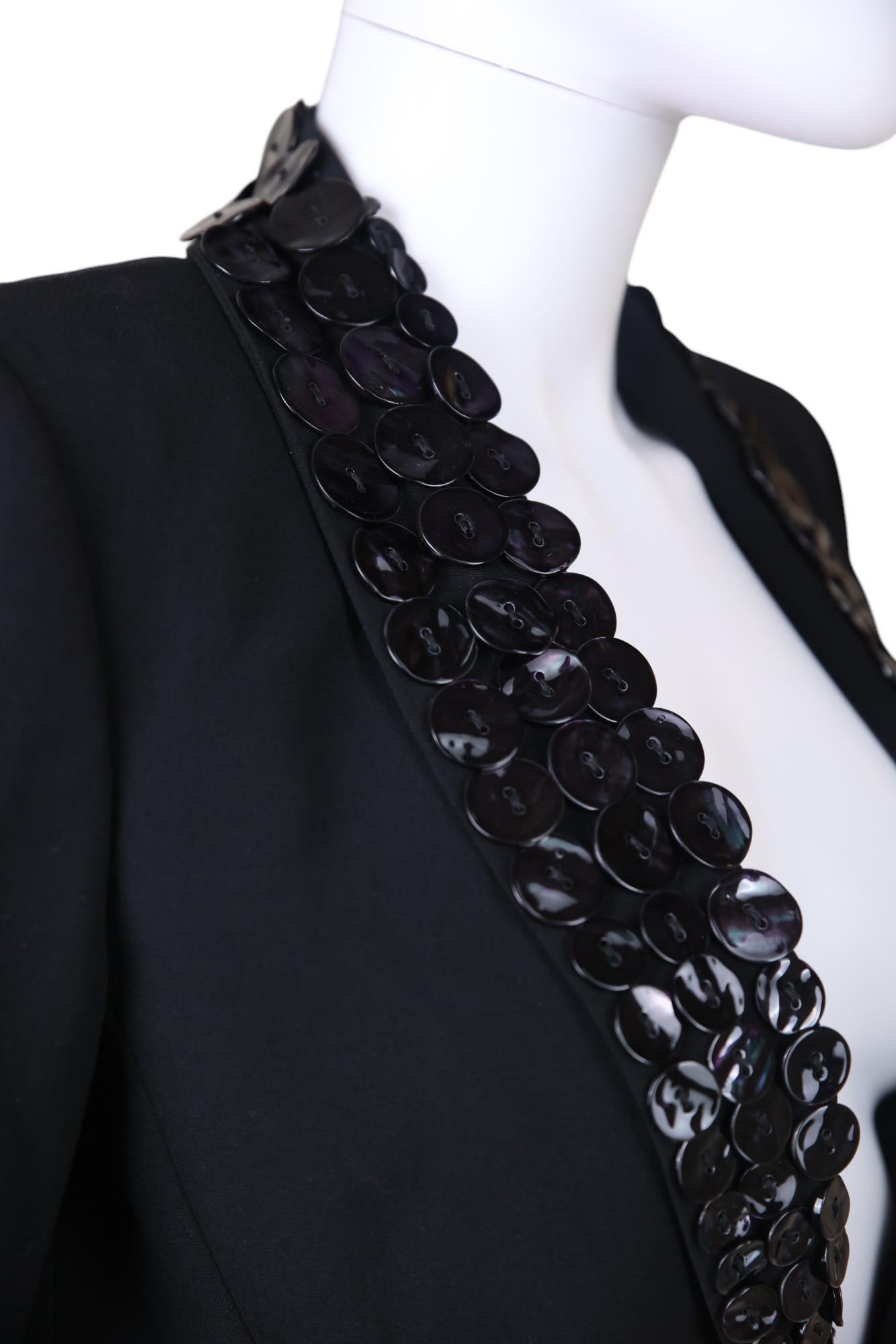 Jean Paul Gaultier S/S 2003 Haute Couture Blazer aus schwarzer Wolle mit Perlmuttknöpfen im Angebot 1