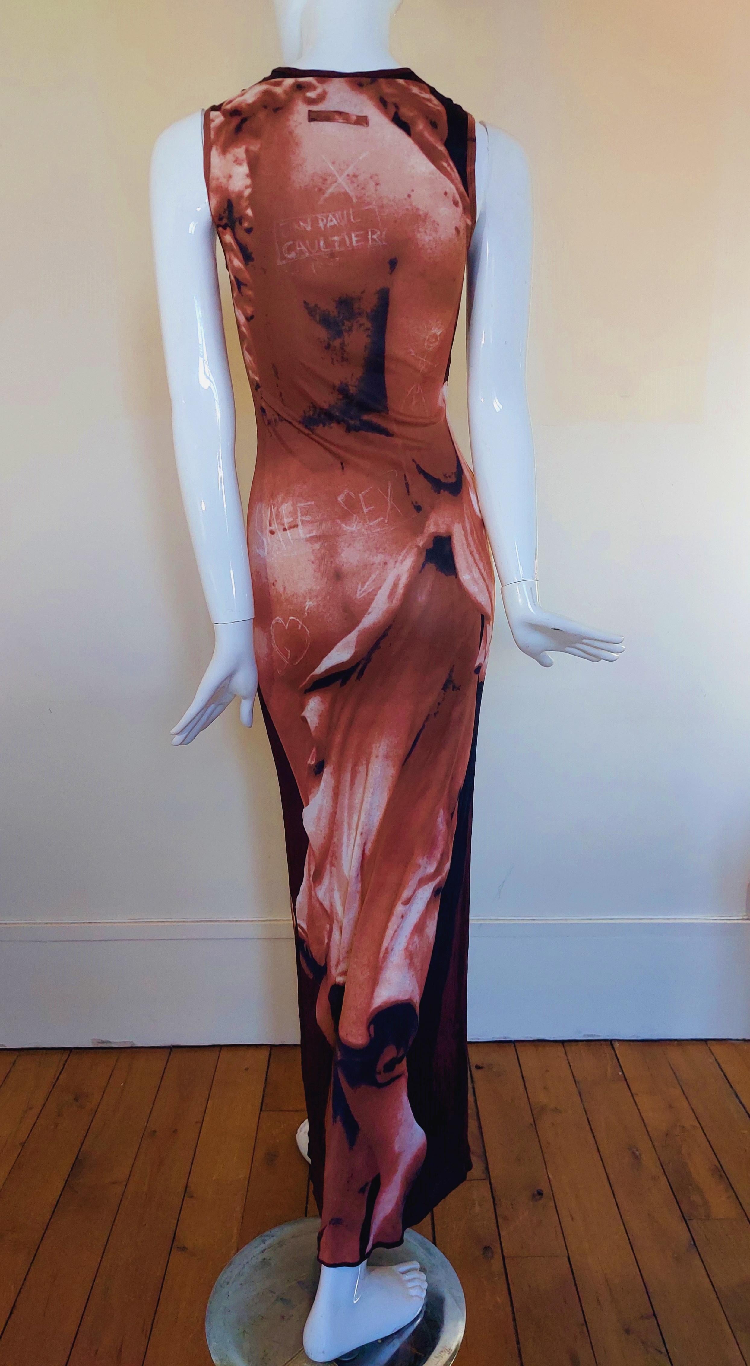 Robe de défilé Jean Paul Gaultier S1999 Graffiti déesse Vénus nue en trompe-l'œil en vente 7