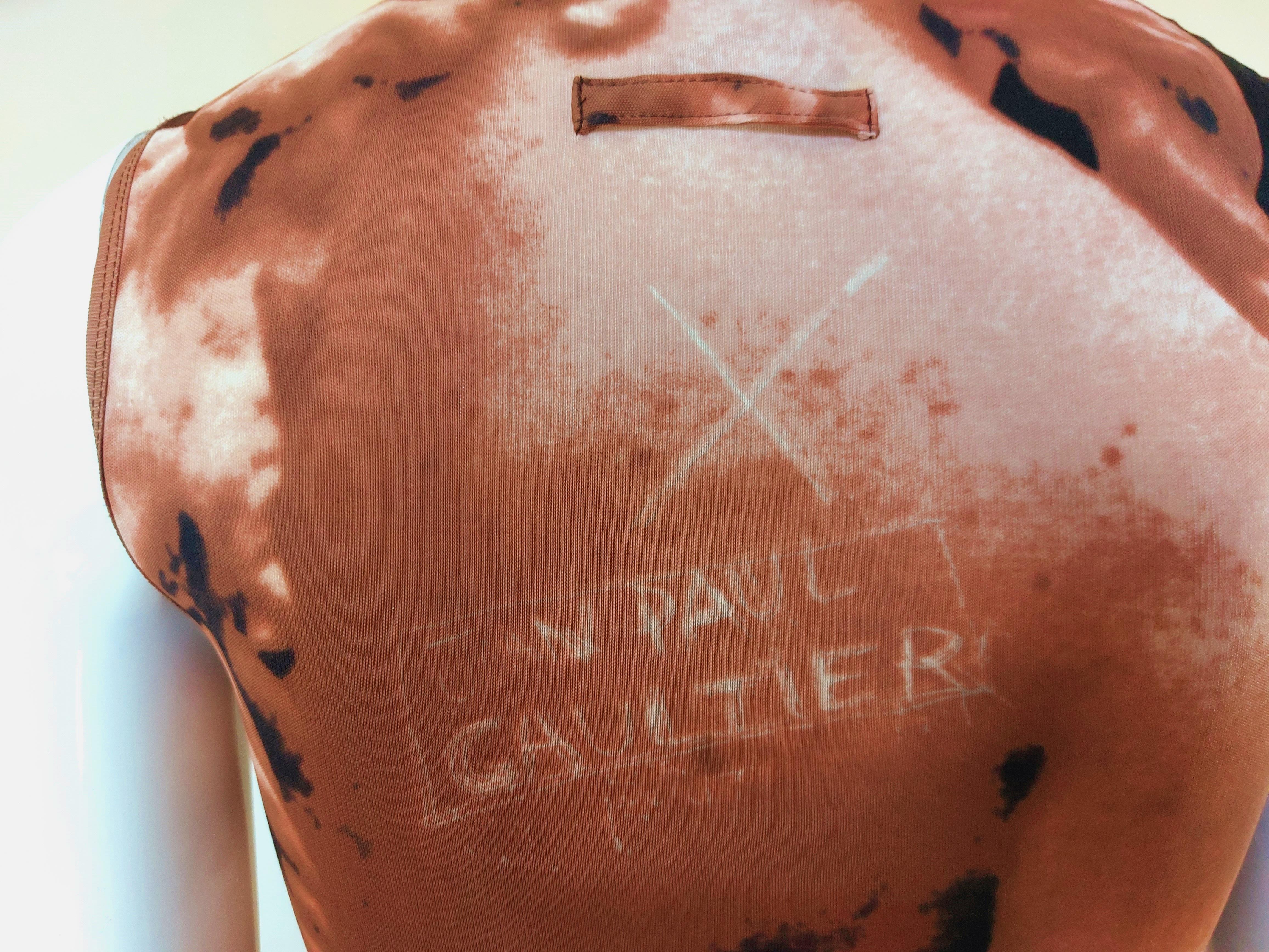 Jean Paul Gaultier S1999 Graffiti-Göttin Venus Hautfarbenes Trompe-l'oeil-Laufstegkleid im Angebot 10
