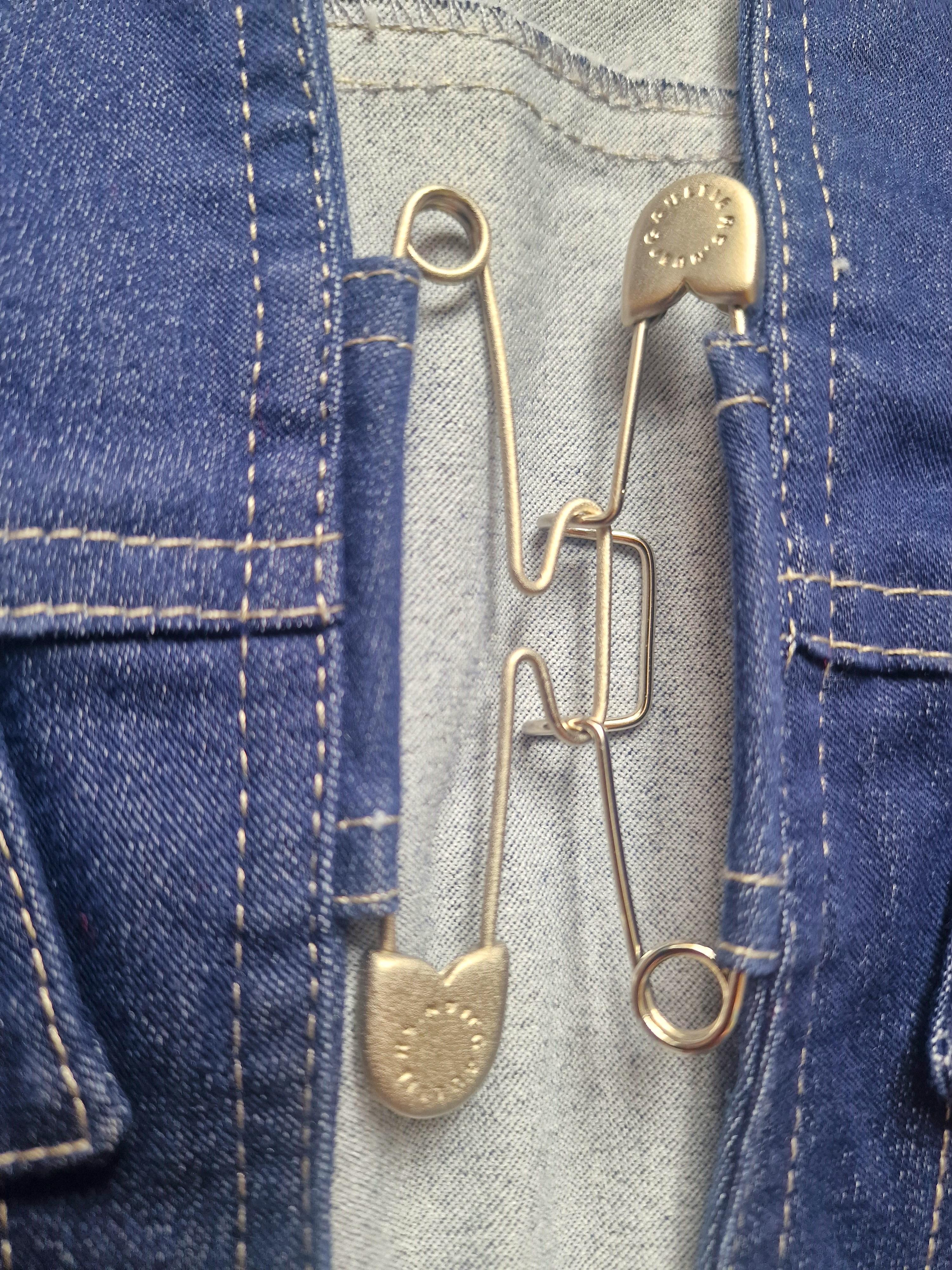 Jean Paul Gaultier Safety Pin Clips Vintage Bella Hadid Denim Blue Crop Tee Top en vente 2