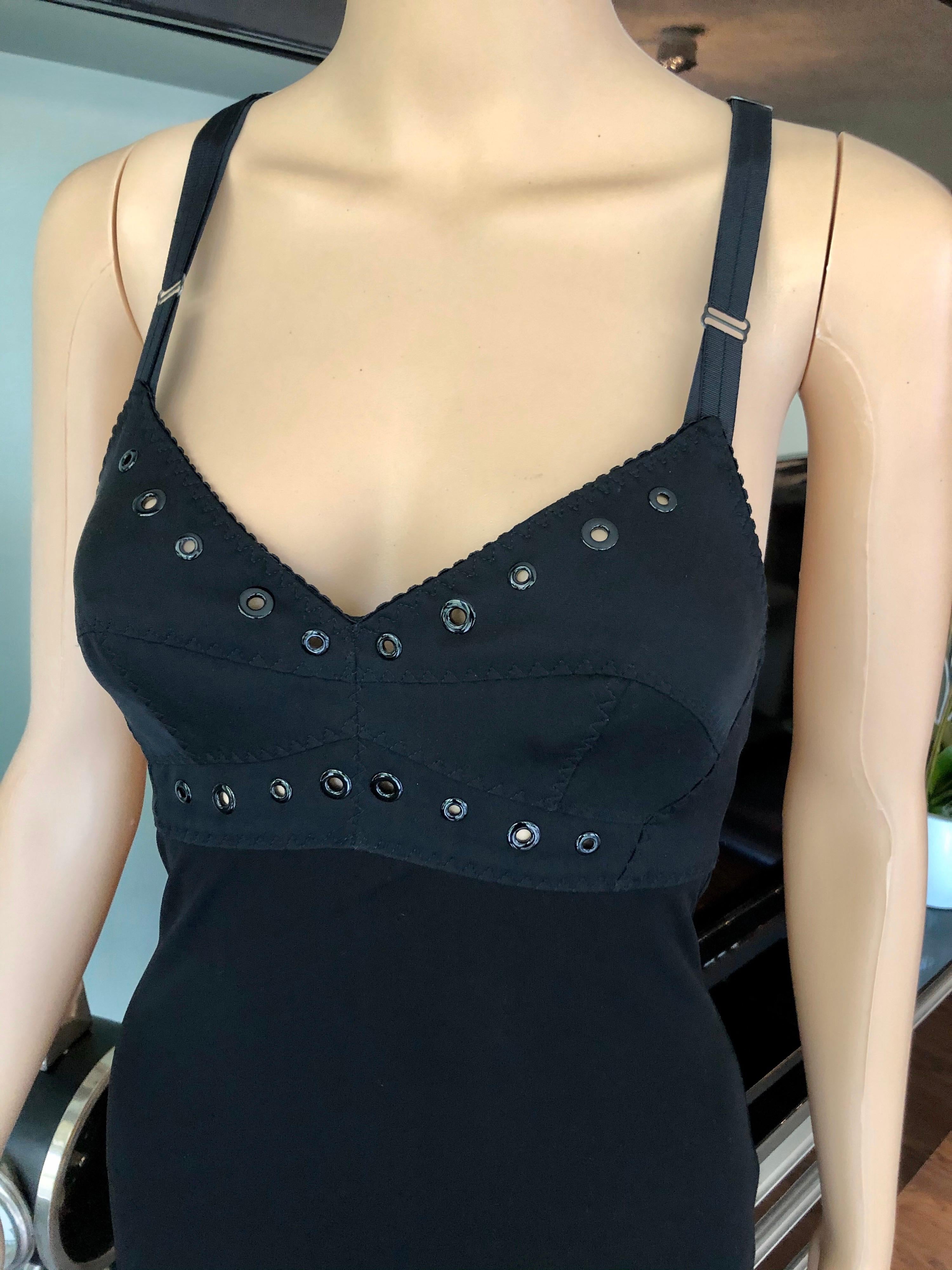 Jean Paul Gaultier Schwarzes Kleid mit halbtransparentem Rückenausschnitt und akzentuiertem Ösenbesatz und Büste im Angebot 3