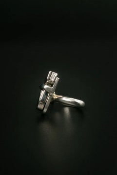 Anello Jean Paul Gaultier placcato in argento con strass blu
