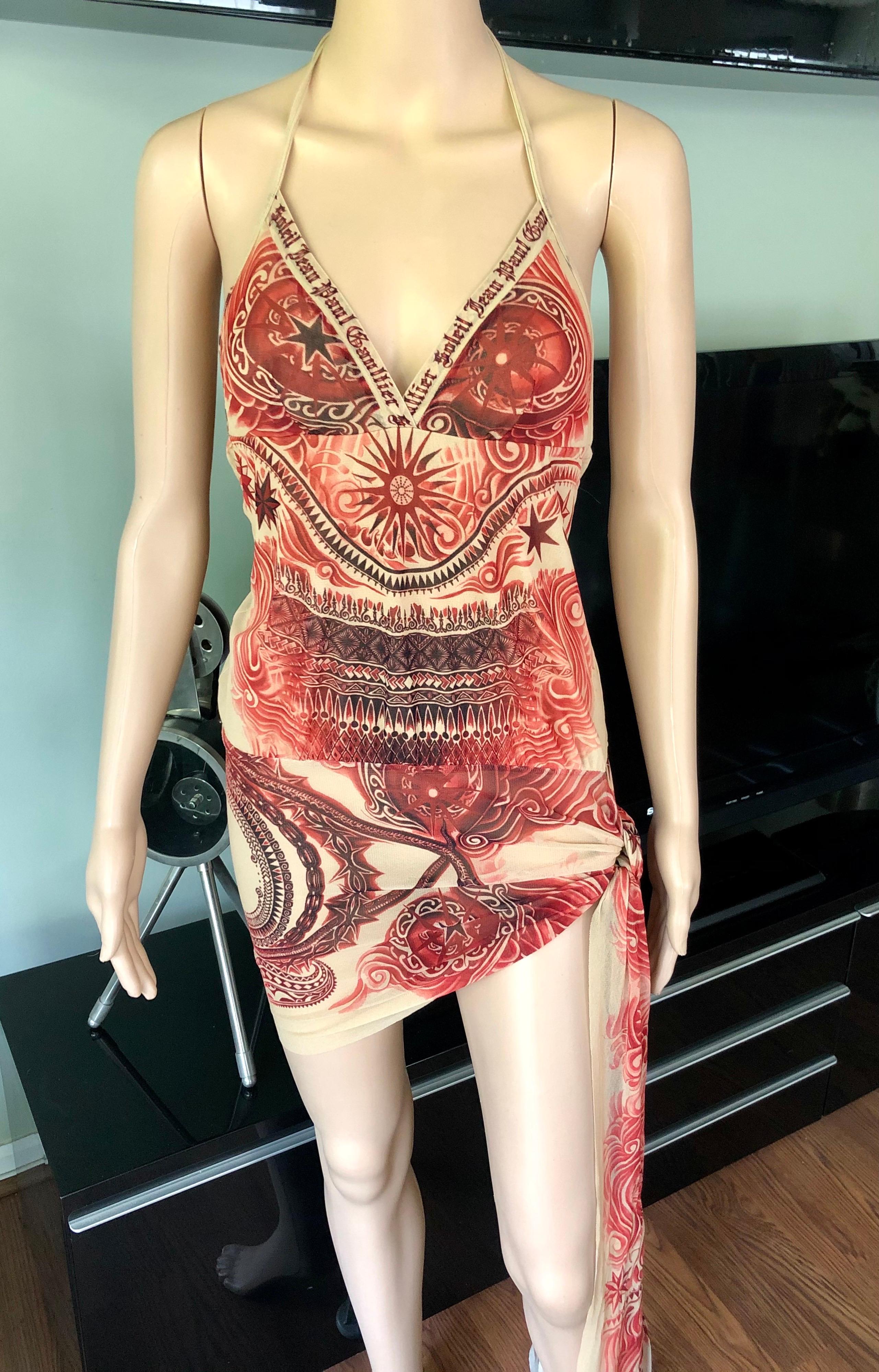 Mini vestido de malla semitransparente con estampado de tatuajes Jean Paul Gaultier Soleil S/S 2009 en Excelente Estado en Naples, FL