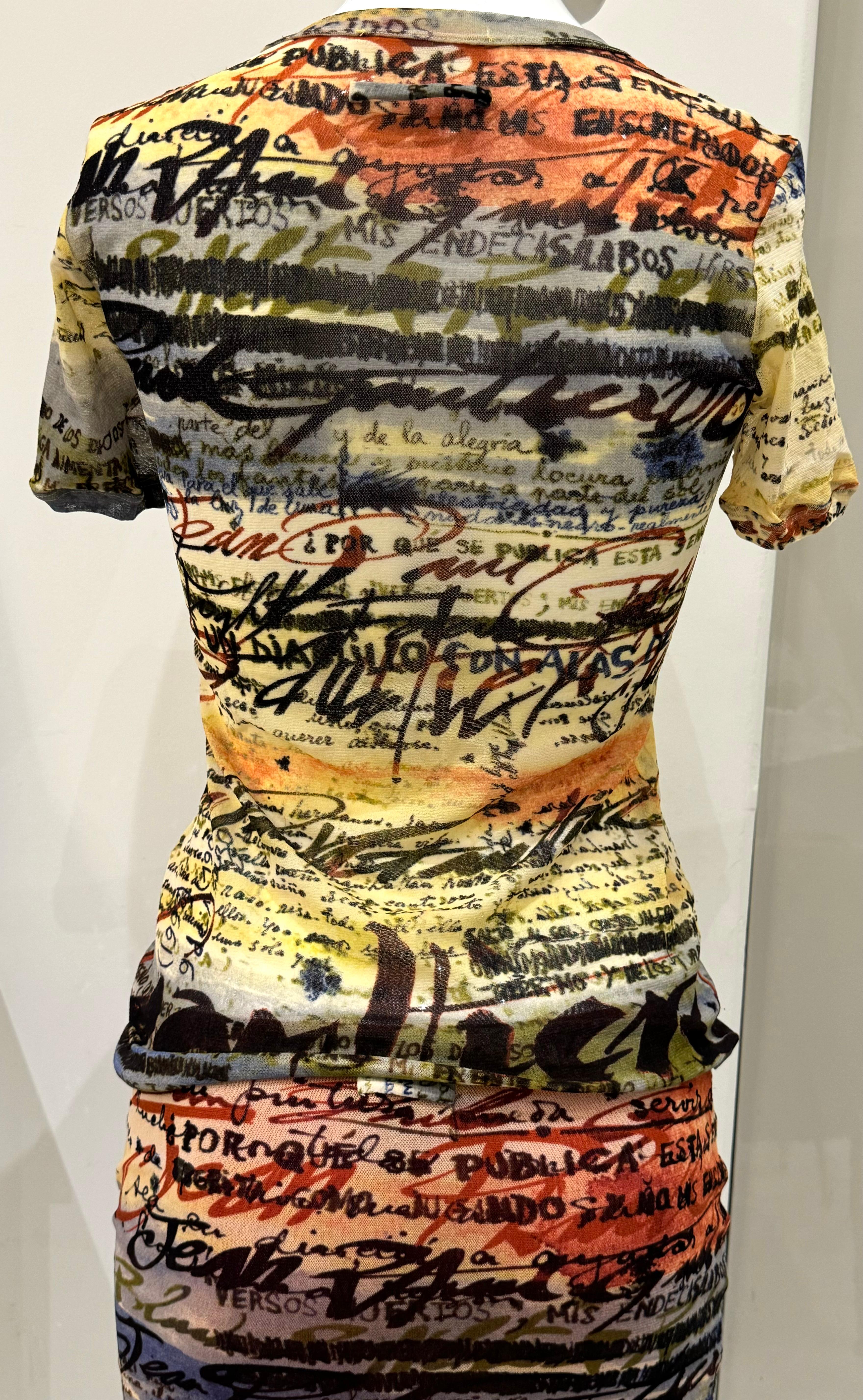 Jean Paul Gaultier Jeans primavera estate 1998 con testo calligrafico in spagnolo e set in maglia trasparente in vendita 7
