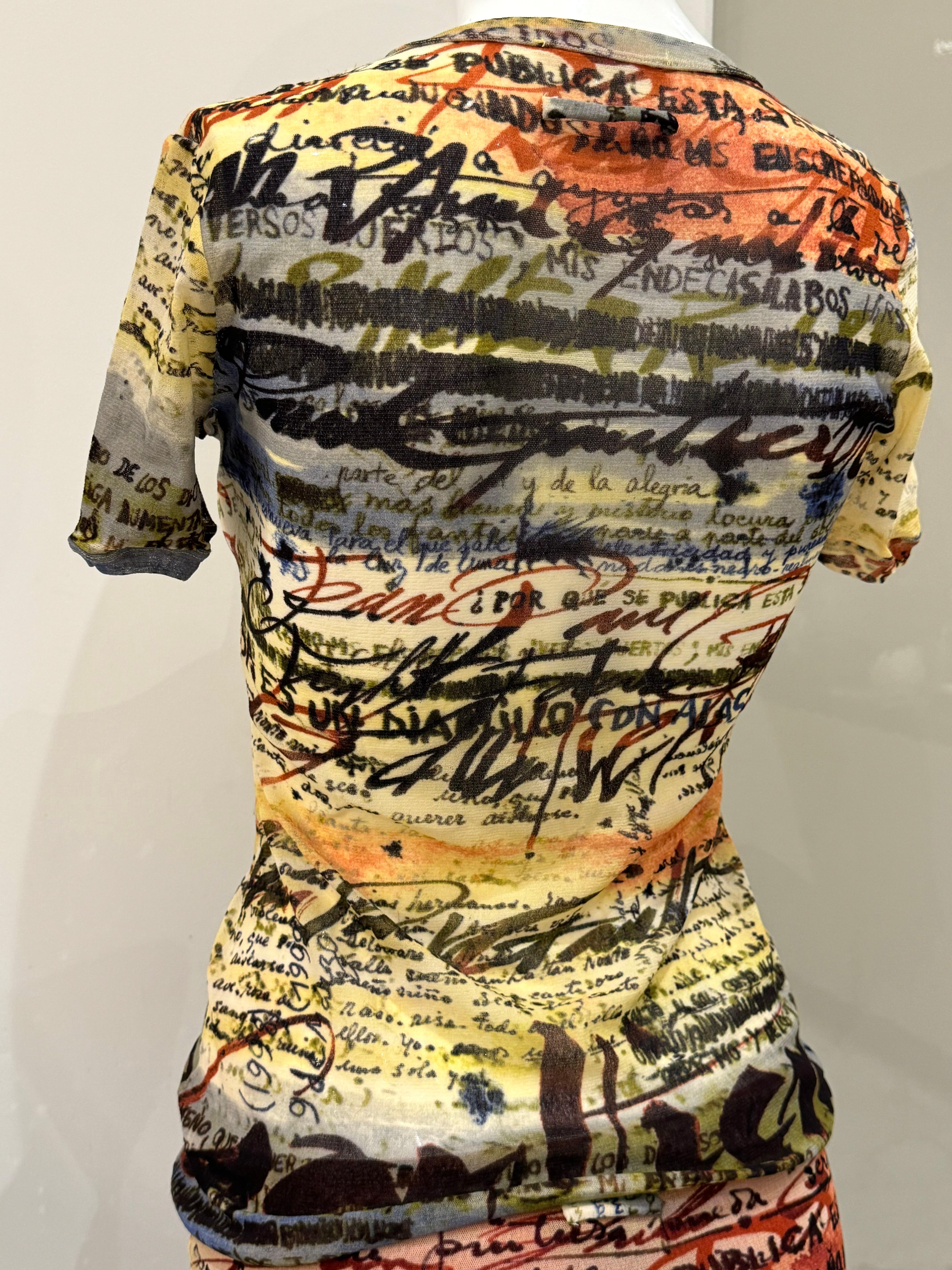 Jean Paul Gaultier Jeans primavera estate 1998 con testo calligrafico in spagnolo e set in maglia trasparente in vendita 10