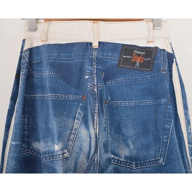 Jean Paul Gaultier SS 1997 Trompe-L'œil Vintage Vaqueros de talle alto con estampado Azul en venta