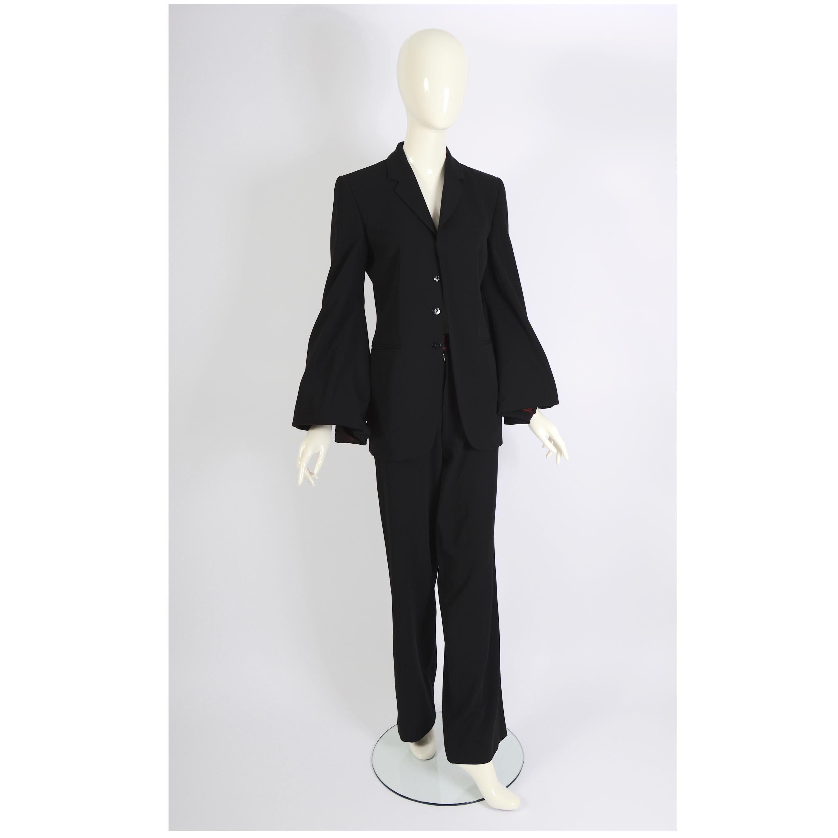 Jean Paul Gaultier Vintage 1997 Schwarzer Smoking-Anzug mit gedrehten Billowing-Ärmeln im Angebot 9