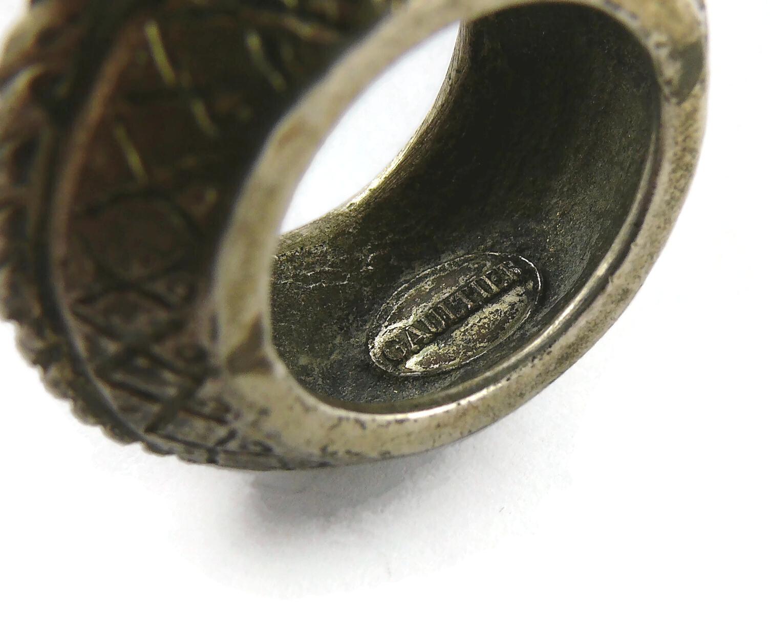Jean Paul Gaultier Vintage Antiker Silber getönter afrikanischer ethnischer massiver Ring im Angebot 7