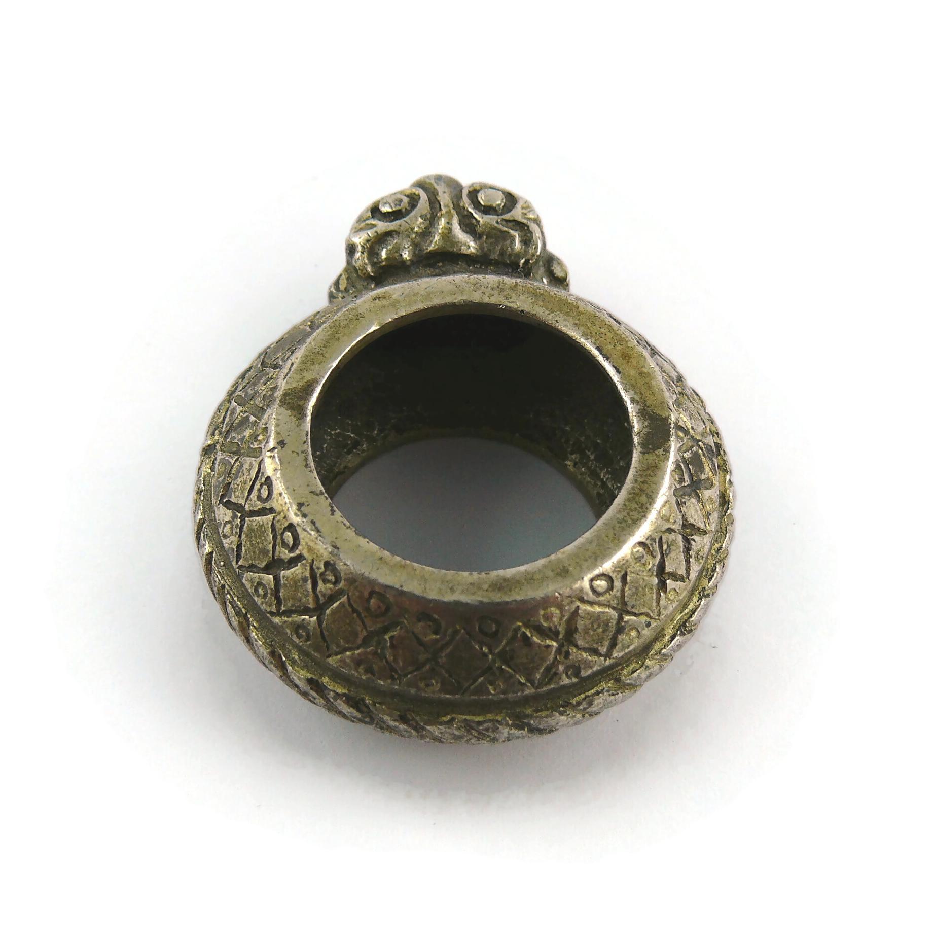 Jean Paul Gaultier Vintage Antiker Silber getönter afrikanischer ethnischer massiver Ring für Damen oder Herren im Angebot