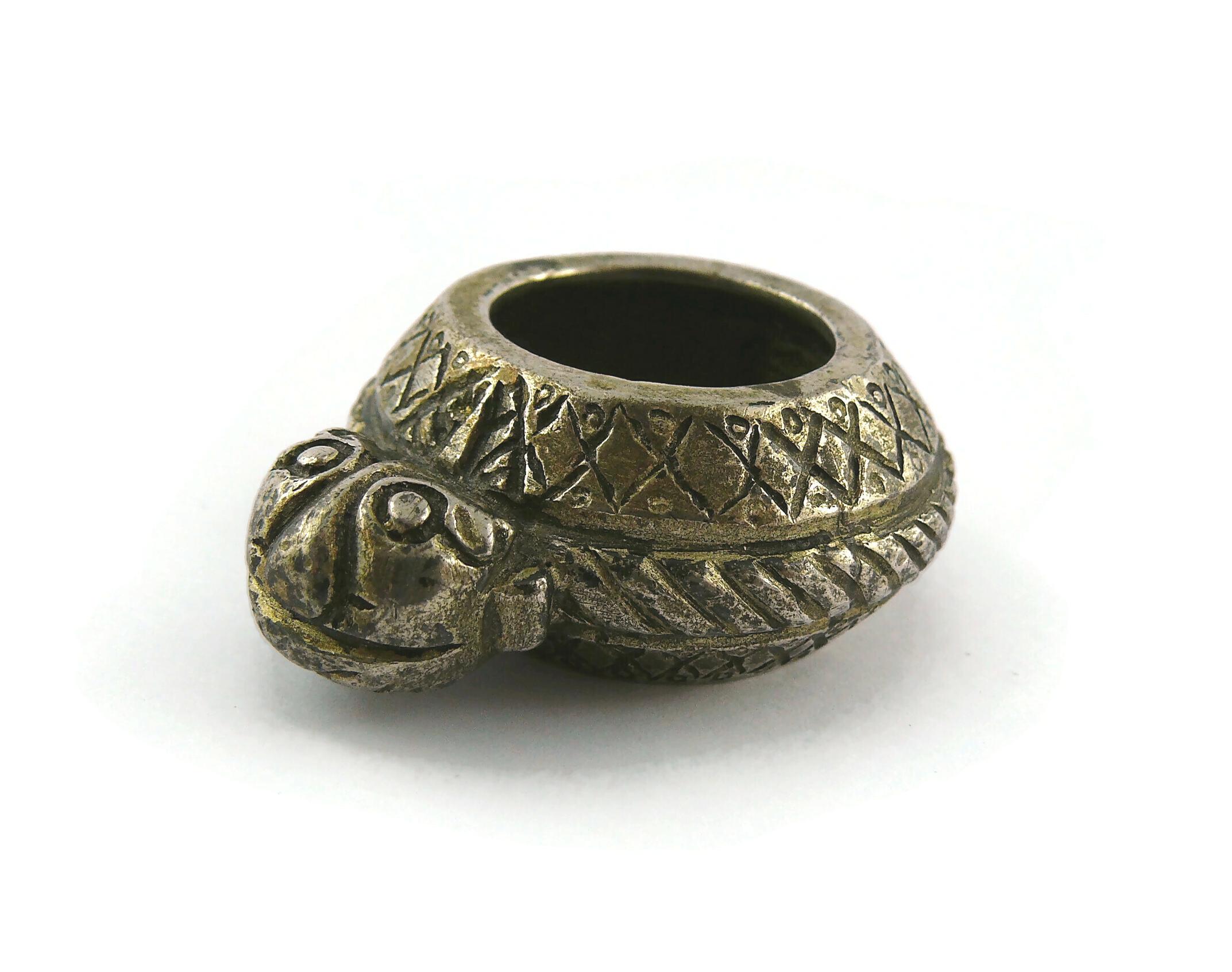 Jean Paul Gaultier Vintage Antiker Silber getönter afrikanischer ethnischer massiver Ring im Angebot 1