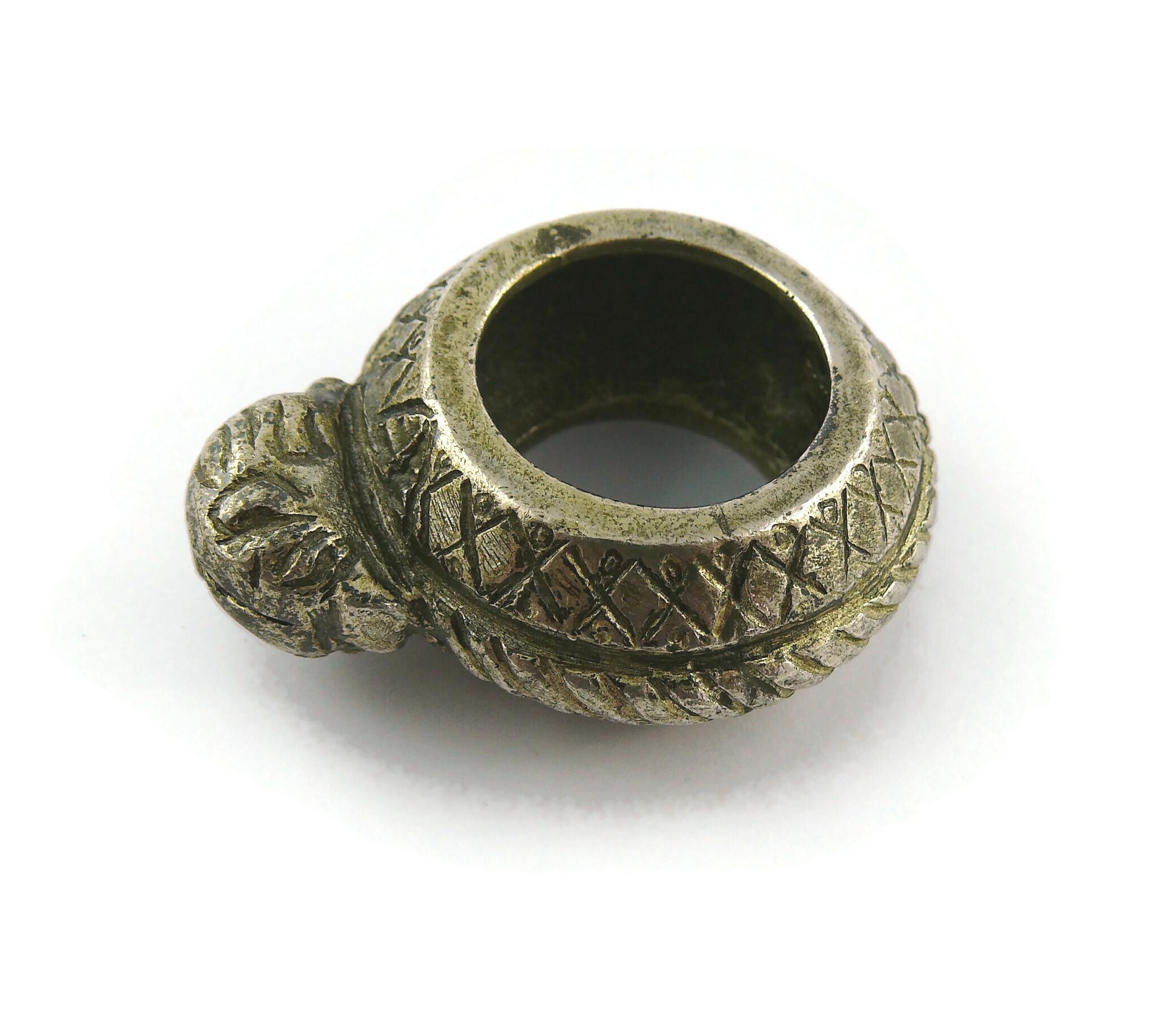 Jean Paul Gaultier Vintage Antiker Silber getönter afrikanischer ethnischer massiver Ring im Angebot 5
