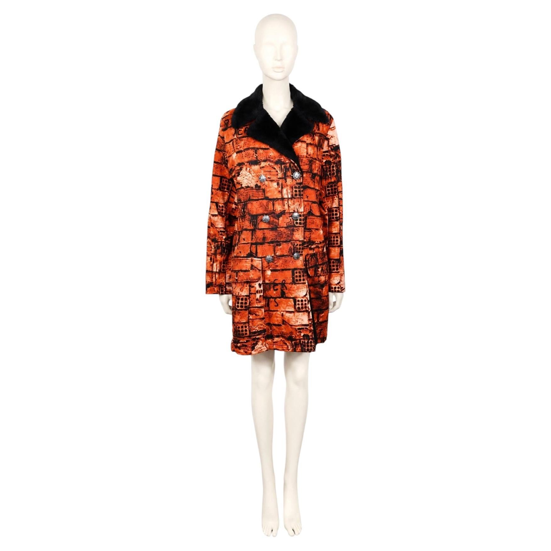 JEAN PAUL GAULTIER Vintage-Mantel mit Ziegelmauerdruck Herbst/Winter 1997 im Angebot