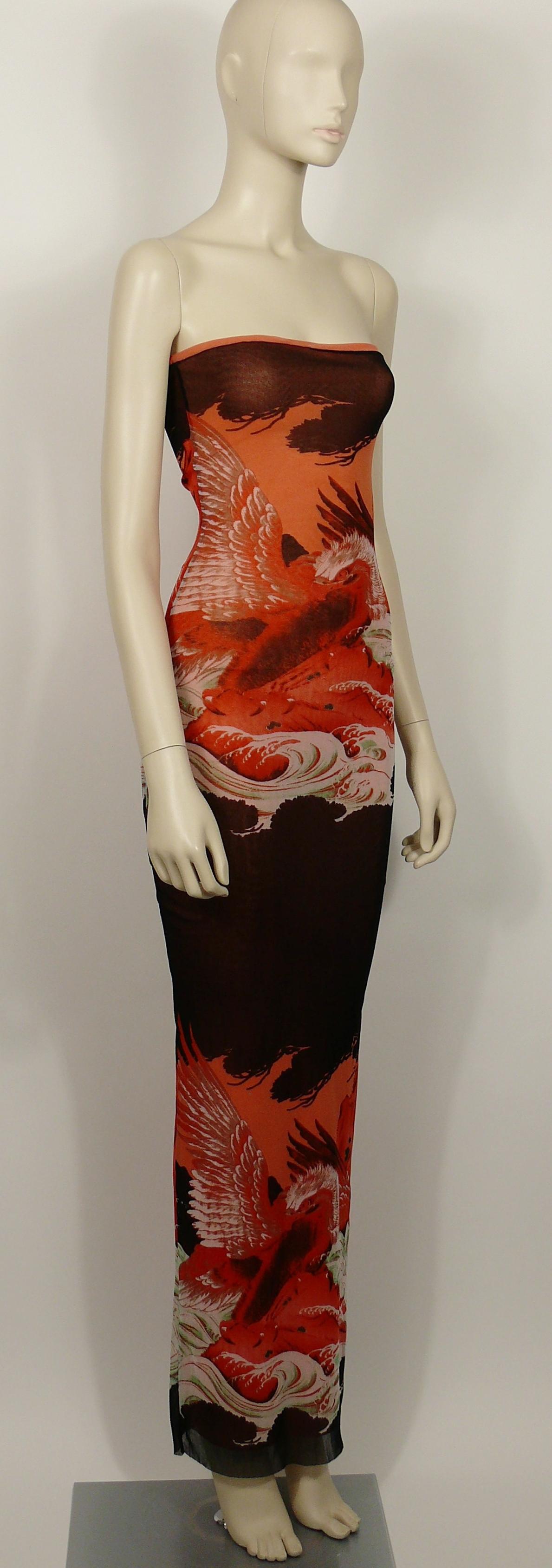 JEAN PAUL GAULTIER robe tube bustier vintage en maille FUZZI:: imprimé japonais d'aigles et de vagues. 

Il s'enfile. 

Doublure en maille orange. 

L'étiquette indique JEAN PAUL GAULTIER SOLEIL. 
Fabriqué en Italie. 

L'étiquette de taille indique