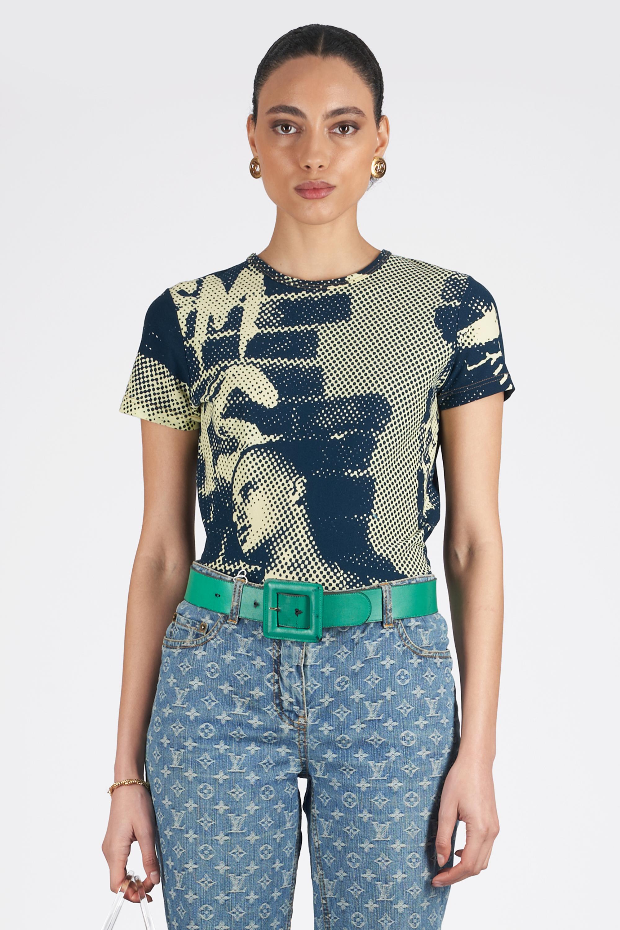 Vintage Jean Paul Gaultier Fall Winter 1997 t-shirt. Features ‘fight racism’ all over print with short sleeves. In excellent vintage condition. The same print as seen on Dua Lipa, Kylie Jenner and Miley Cyrus.
Brand: Jean Paul Gaultier
Size: UK
