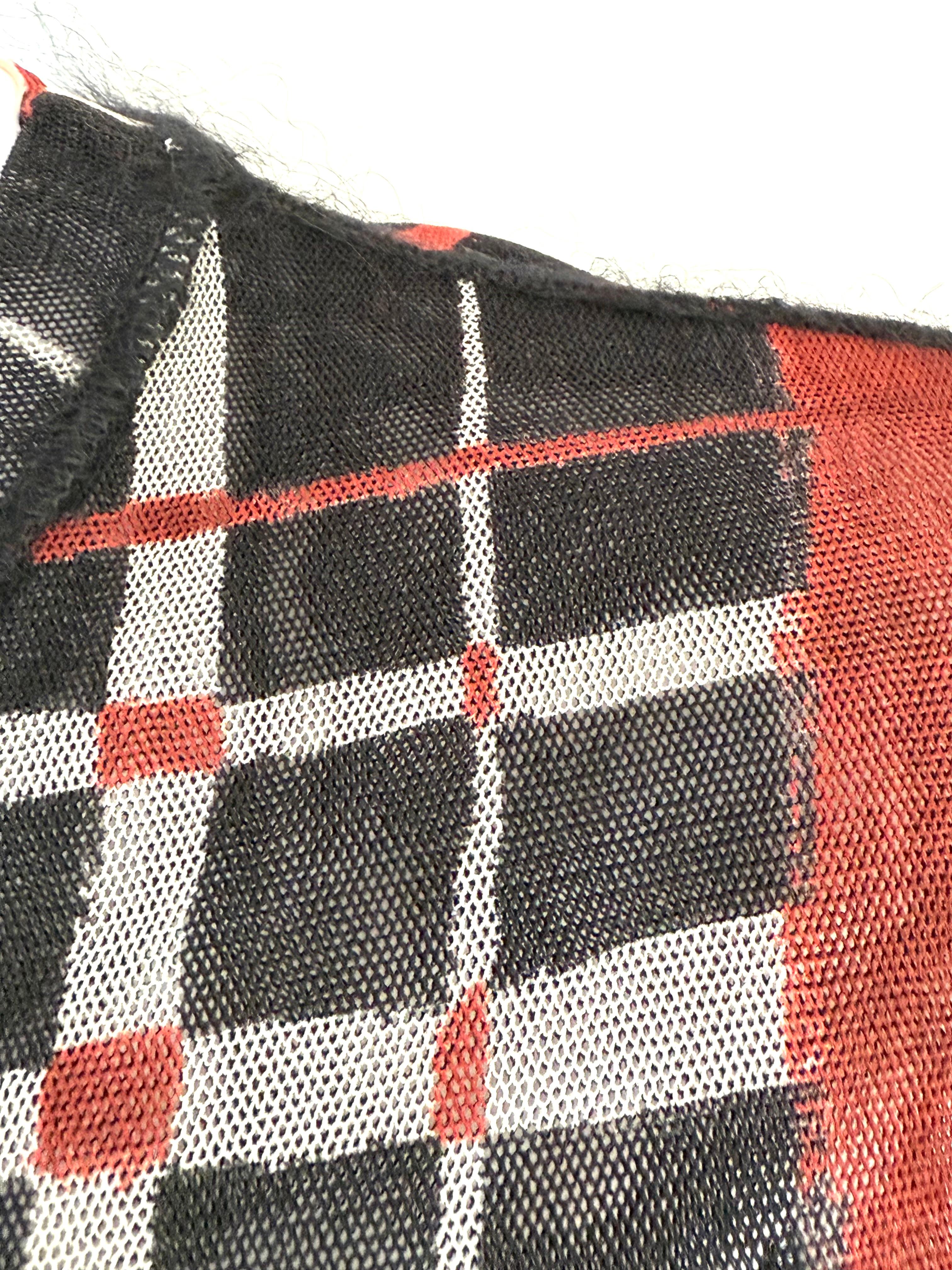 JEAN PAUL GAULTIER Vintage F/W 2001 Kariertes doppellagiges Netzkleid - Laufstegmotiv im Angebot 3