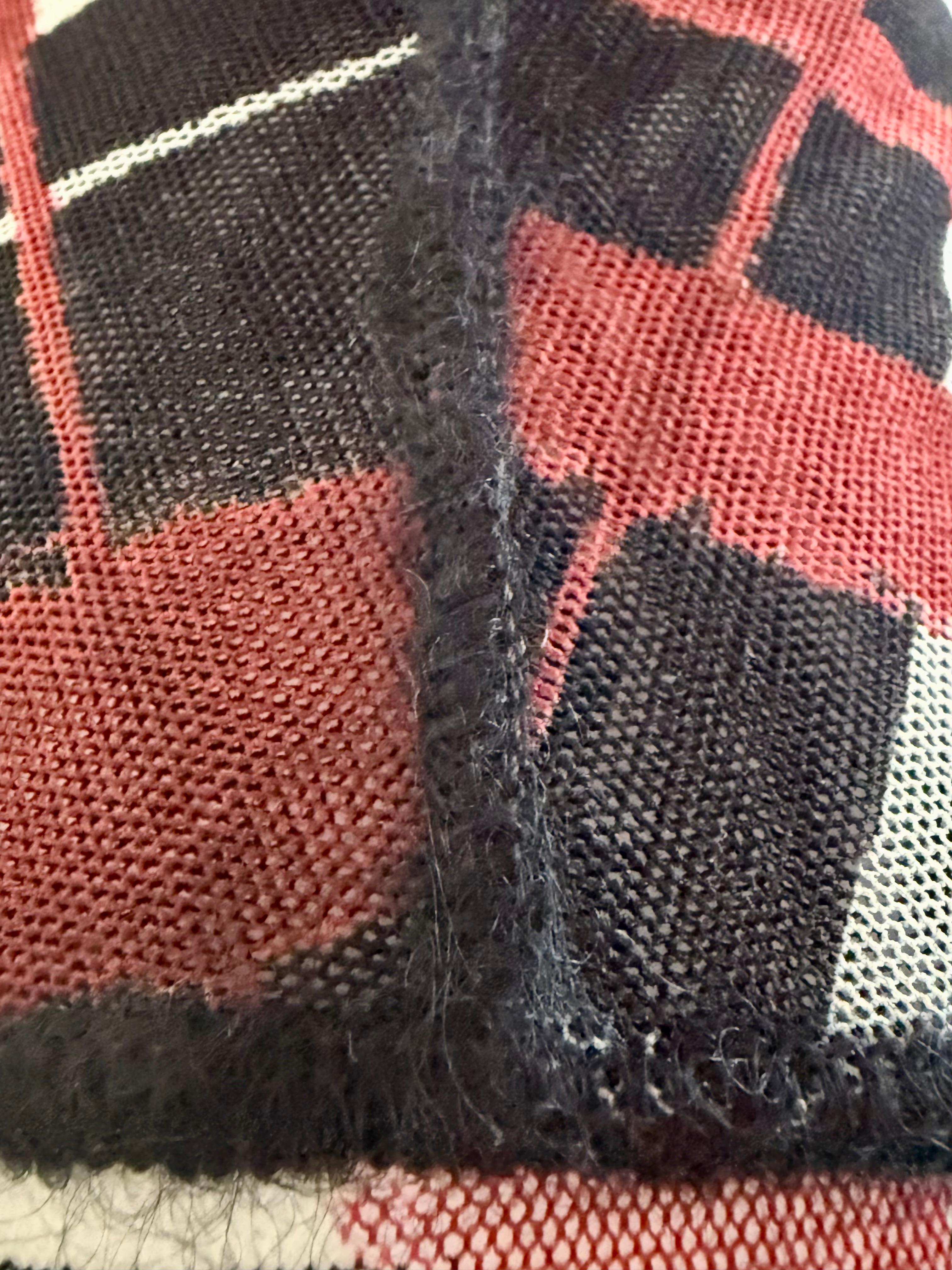 JEAN PAUL GAULTIER Vintage F/W 2001 Kariertes doppellagiges Netzkleid - Laufstegmotiv im Angebot 4