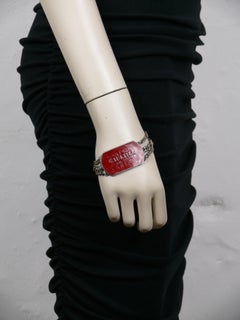 JEAN PAUL GAULTIER (Atribuido a) Pulsera vintage con etiqueta de identificación