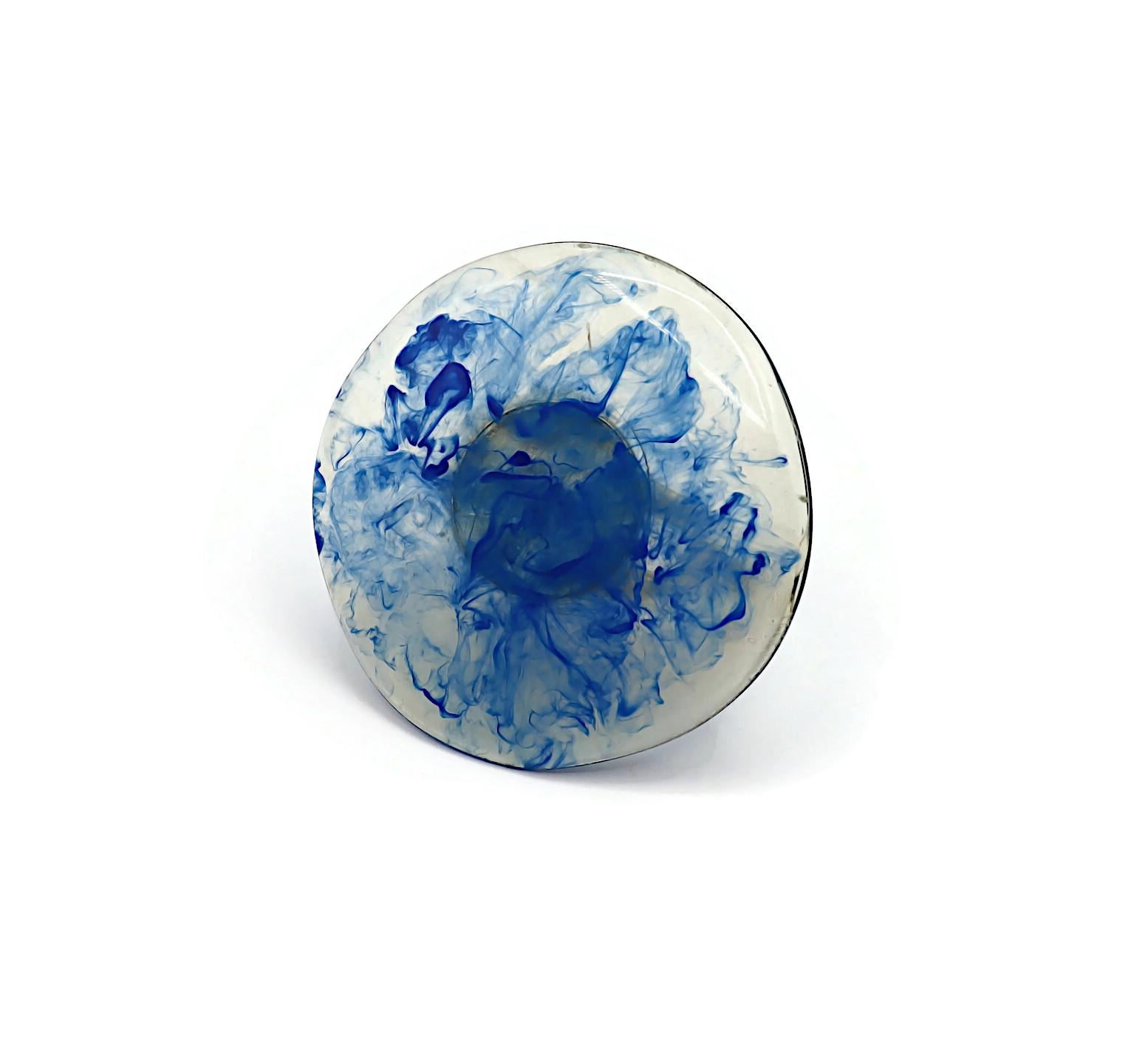 JEAN PAUL GAULTIER Vintage Massive Marbled Blue Resin Ring In Good Condition For Sale In Nice, FR