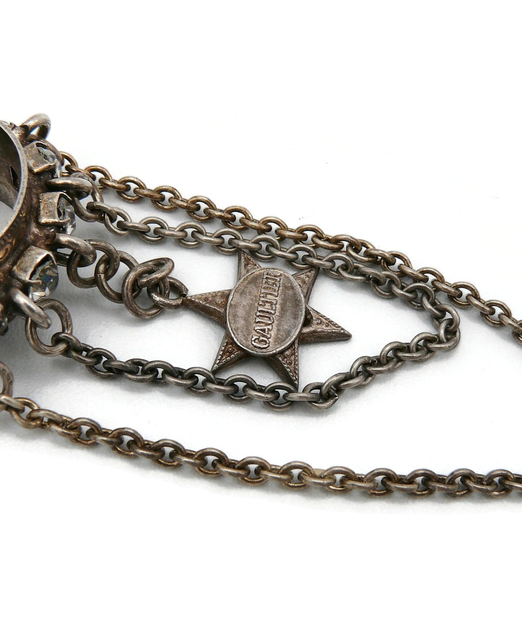 Jean Paul Gaultier Pendientes colgantes vintage de estrellas y cadenas enjoyadas en venta 4