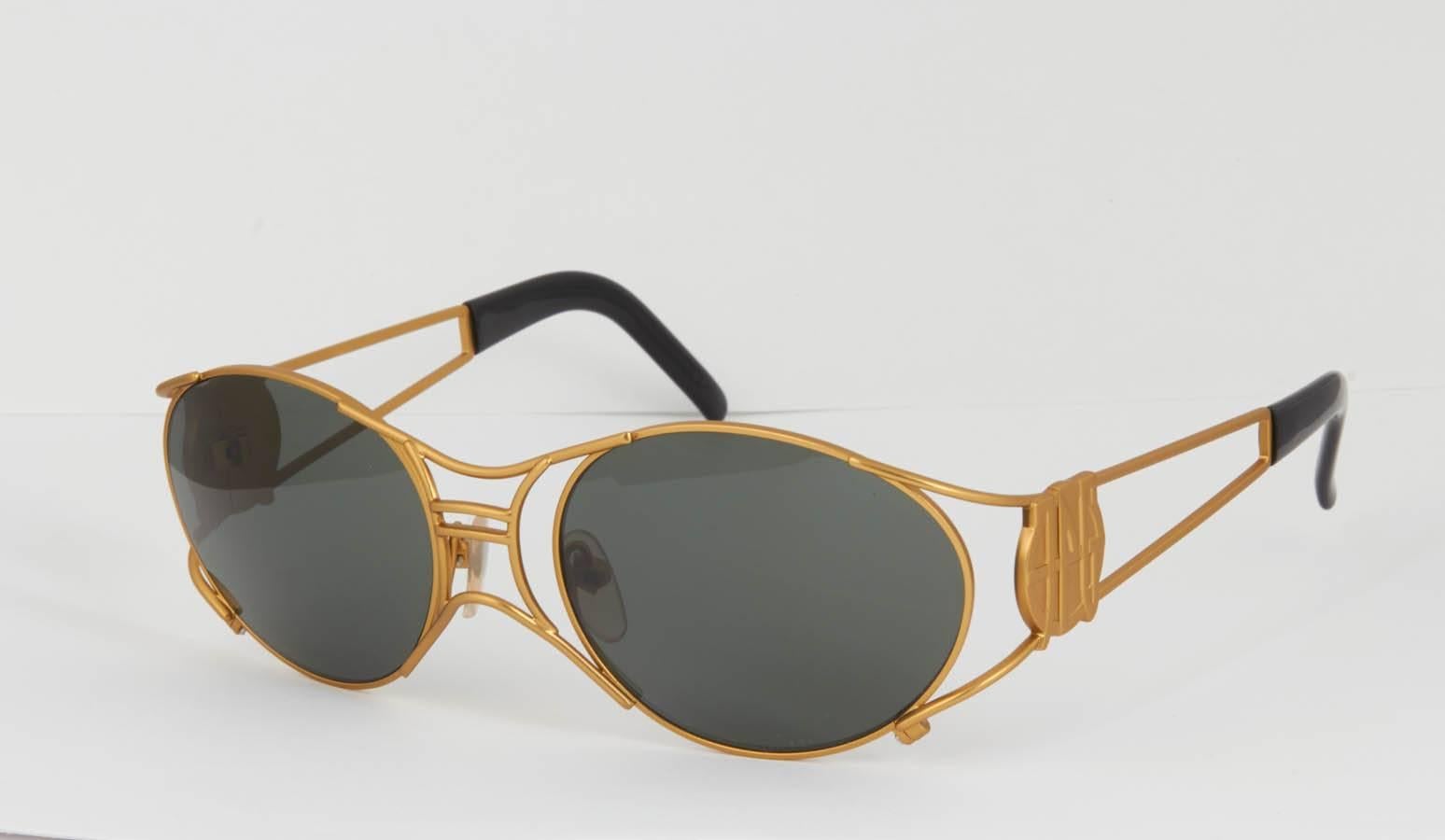 Jean Paul Gaultier Vintage Sunglasses 58-6101 In Excellent Condition For Sale In Chicago, IL
