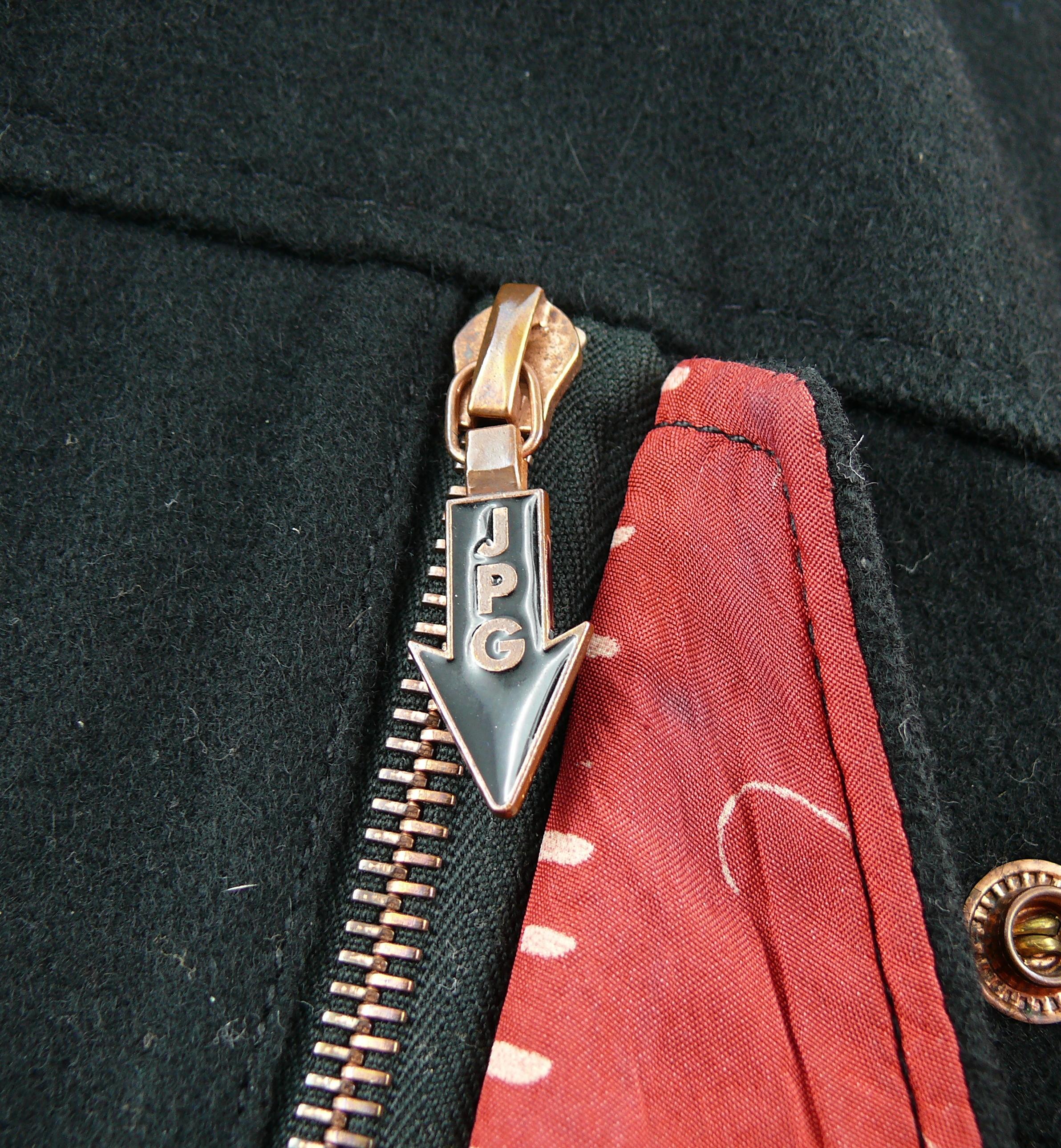 Jean Paul Gaultier Vintage Unisex Gilet per il sesso sicuro taglia M in vendita 9