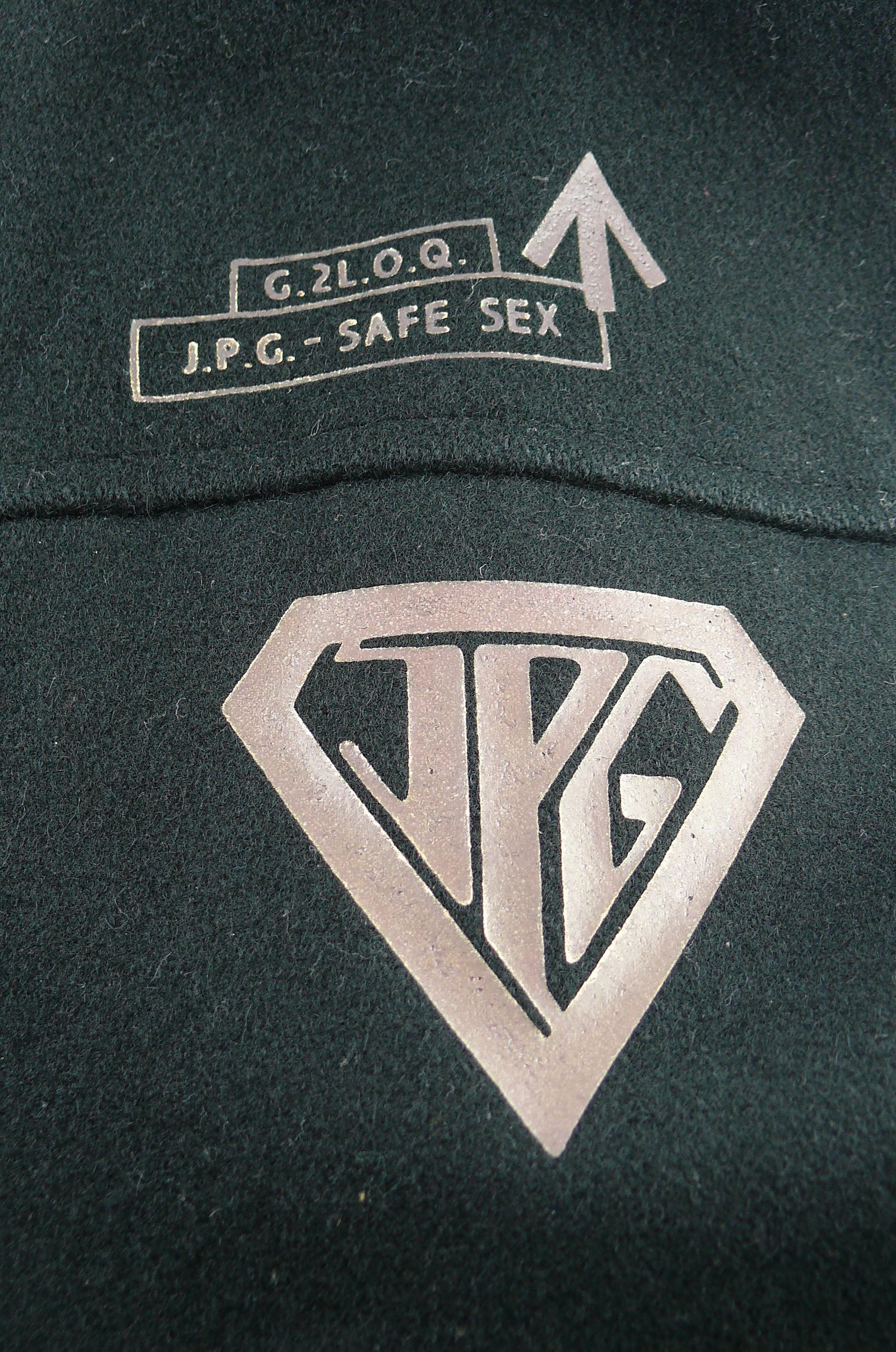 Jean Paul Gaultier Vintage Unisex Gilet per il sesso sicuro taglia M in vendita 3