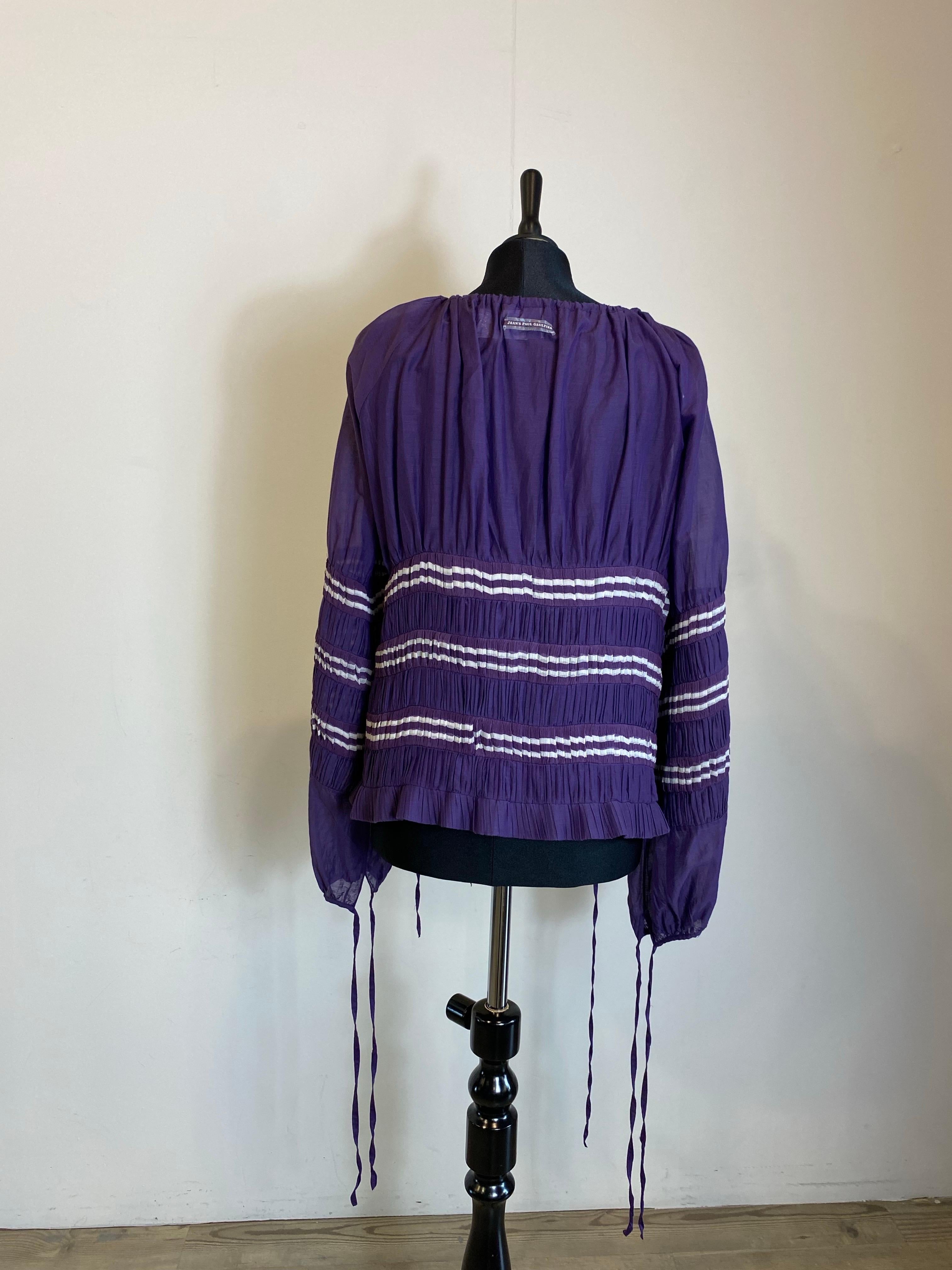Femenino o masculino Blusa Violeta Jean Paul Gaultier en venta
