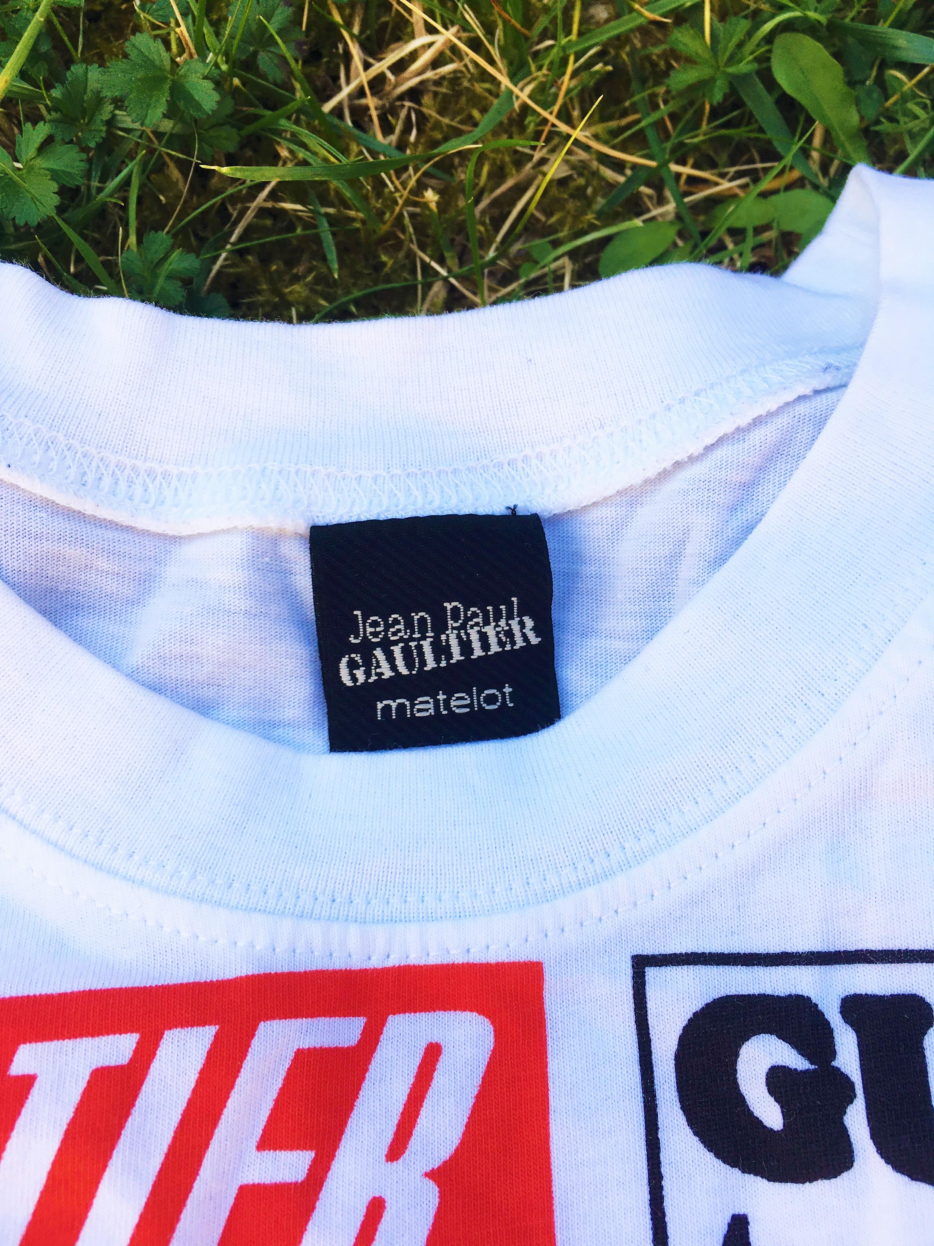 Jean Paul Gaultier Virus Newspaper Gigi Hadid Bella News Kardashian T-shirt Unisexe en vente