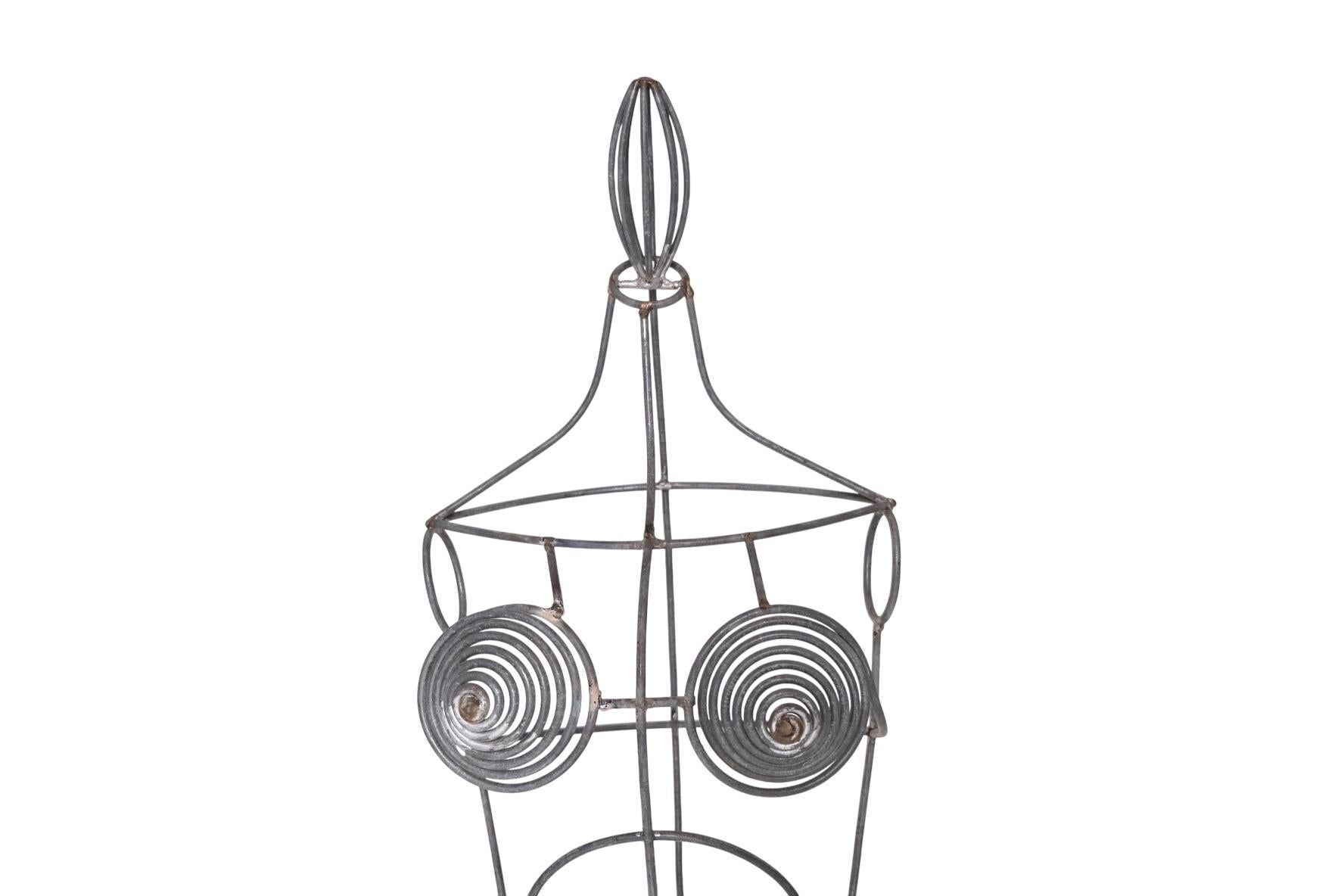 Maniquí con forma de vestido de alambre Jean Paul Gaultier en venta 1
