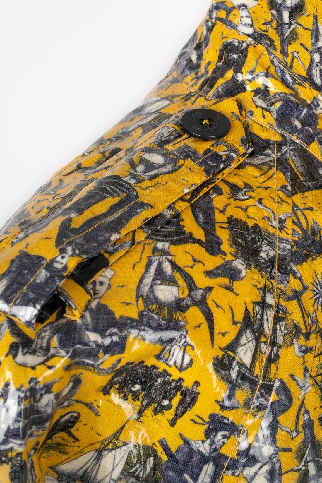 Jean Paul Gaultier Manteau en toile cirée jaune pour homme en vente 2