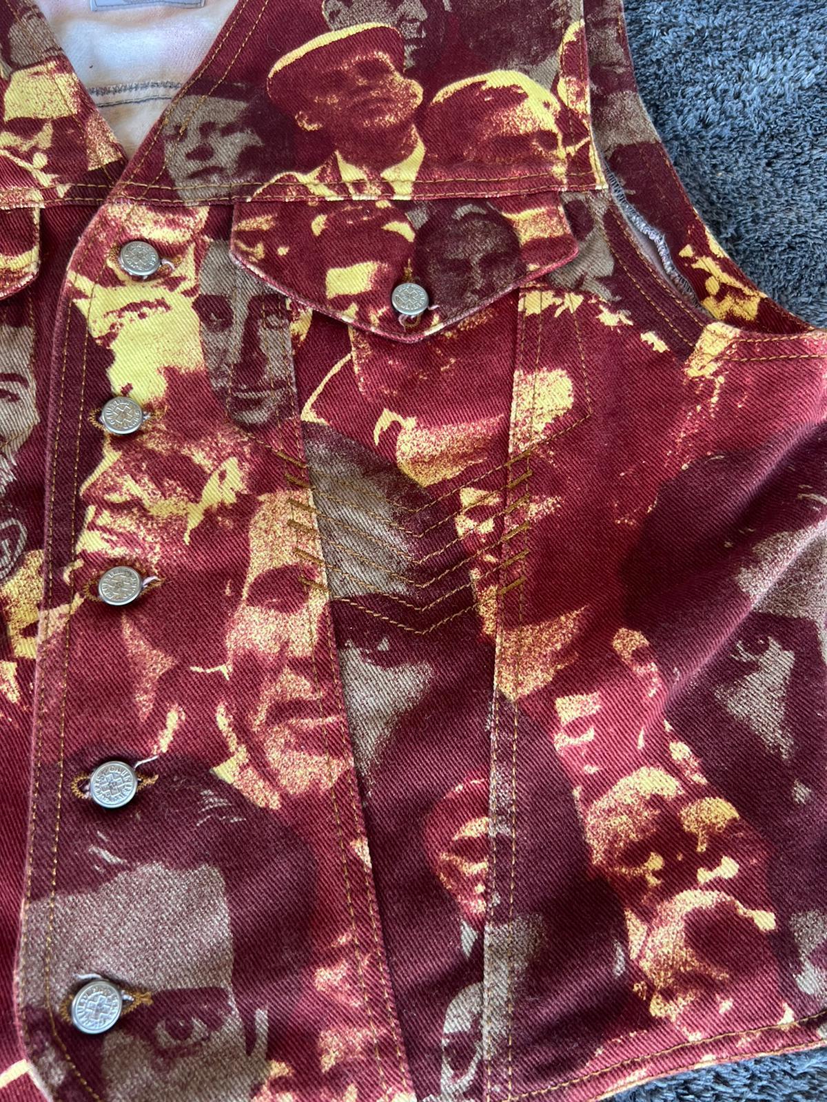 Jean Paul Gaultier	A/W	1992 Denim 'Gesichter'-Weste im Angebot 3