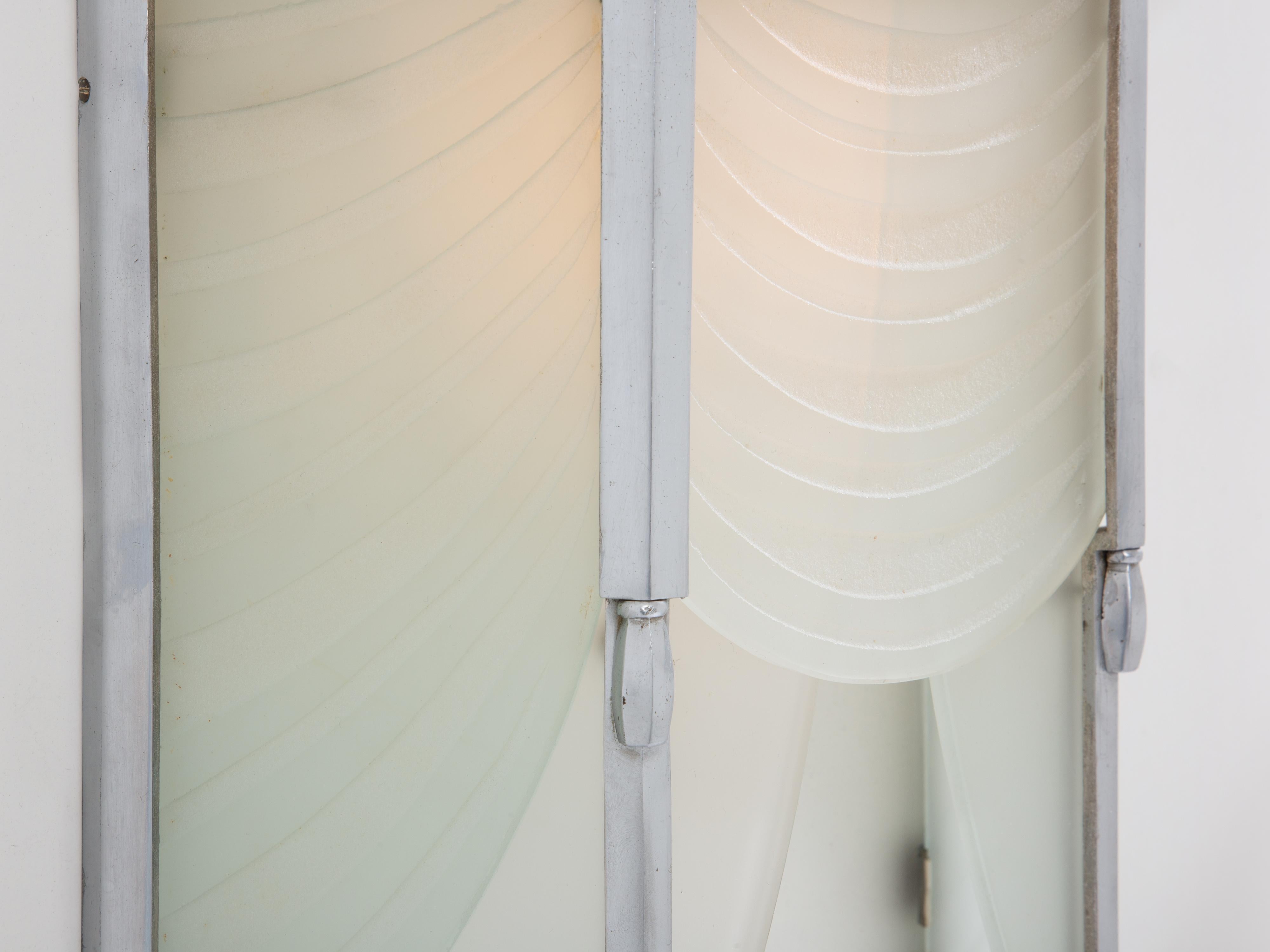 Métal Ensemble de quatre appliques originales en verre taillé de Jean Perzel, années 1930 en vente