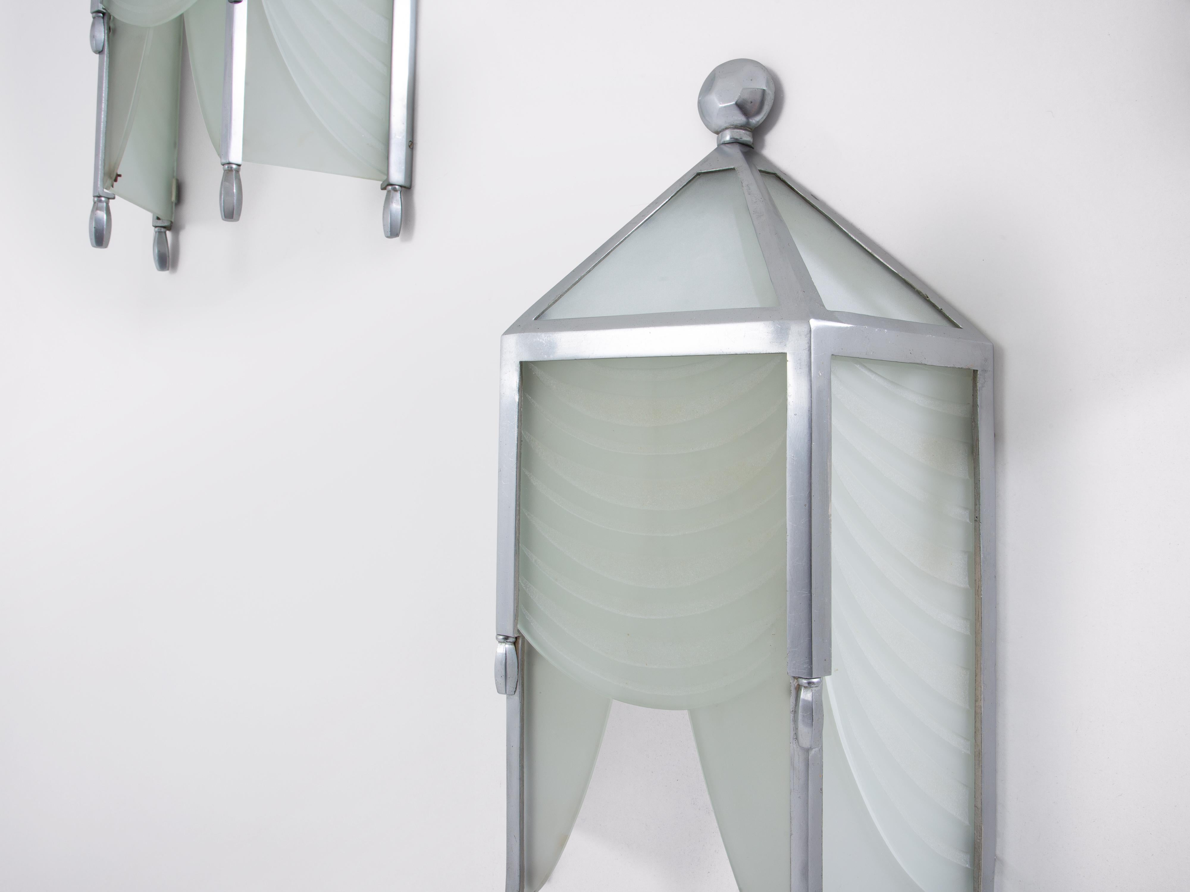 Ensemble de quatre appliques originales en verre taillé de Jean Perzel, années 1930 en vente 1