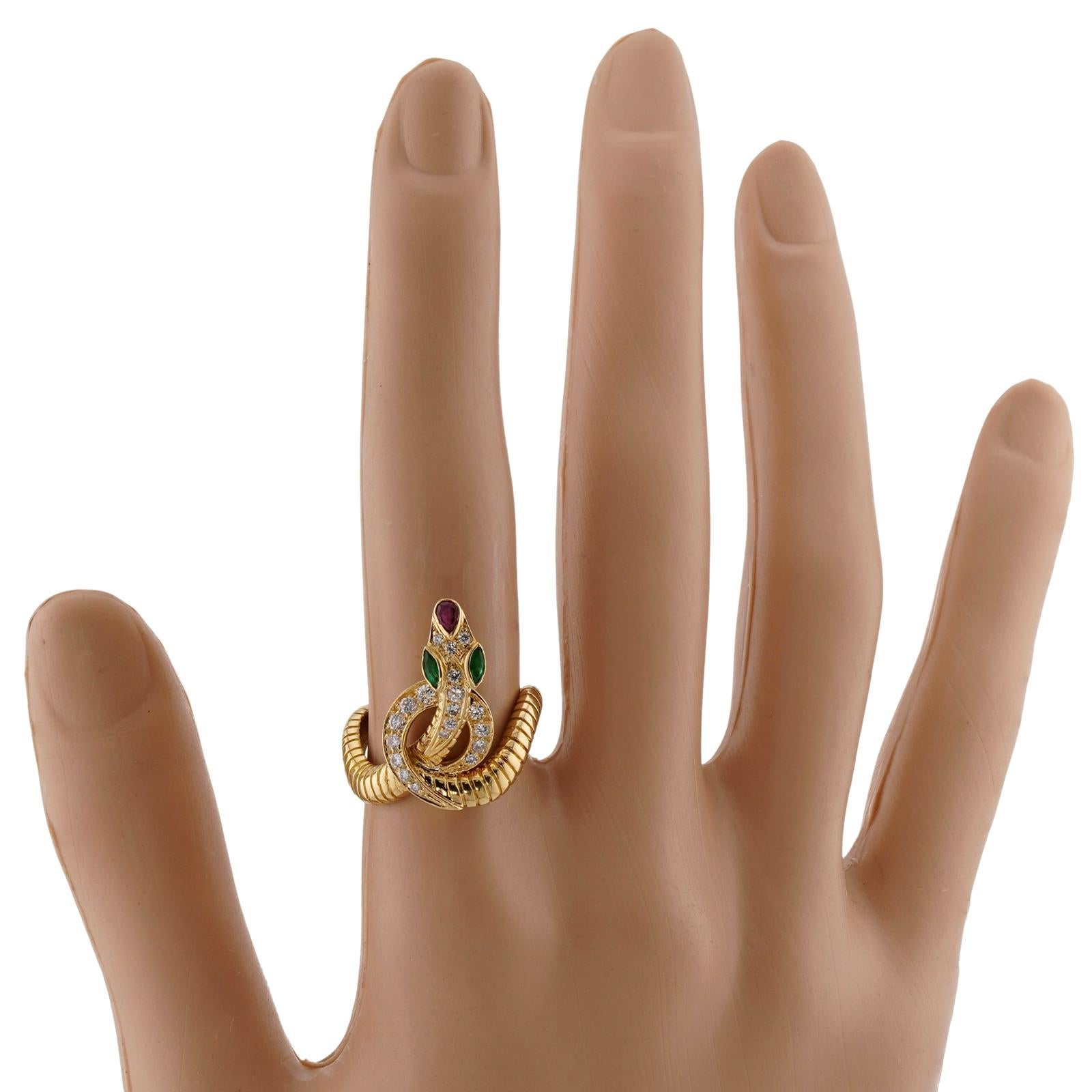 Round Cut JEAN-PIERRE BELIN Serpenti Diamond Ruby Emerald 18k Yellow Gold Ring For Sale