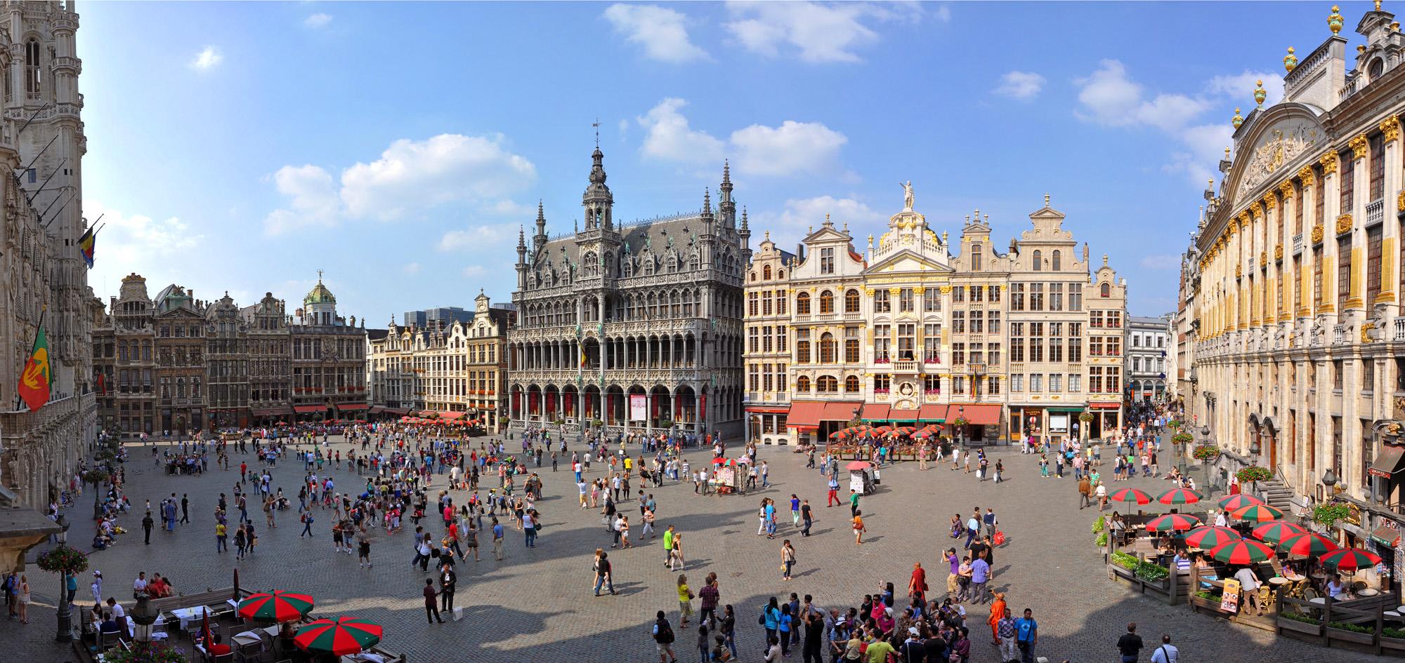 Grand'Place de Bruxelles - Été 2013 - Photographie contemporaine couleur Panoramic