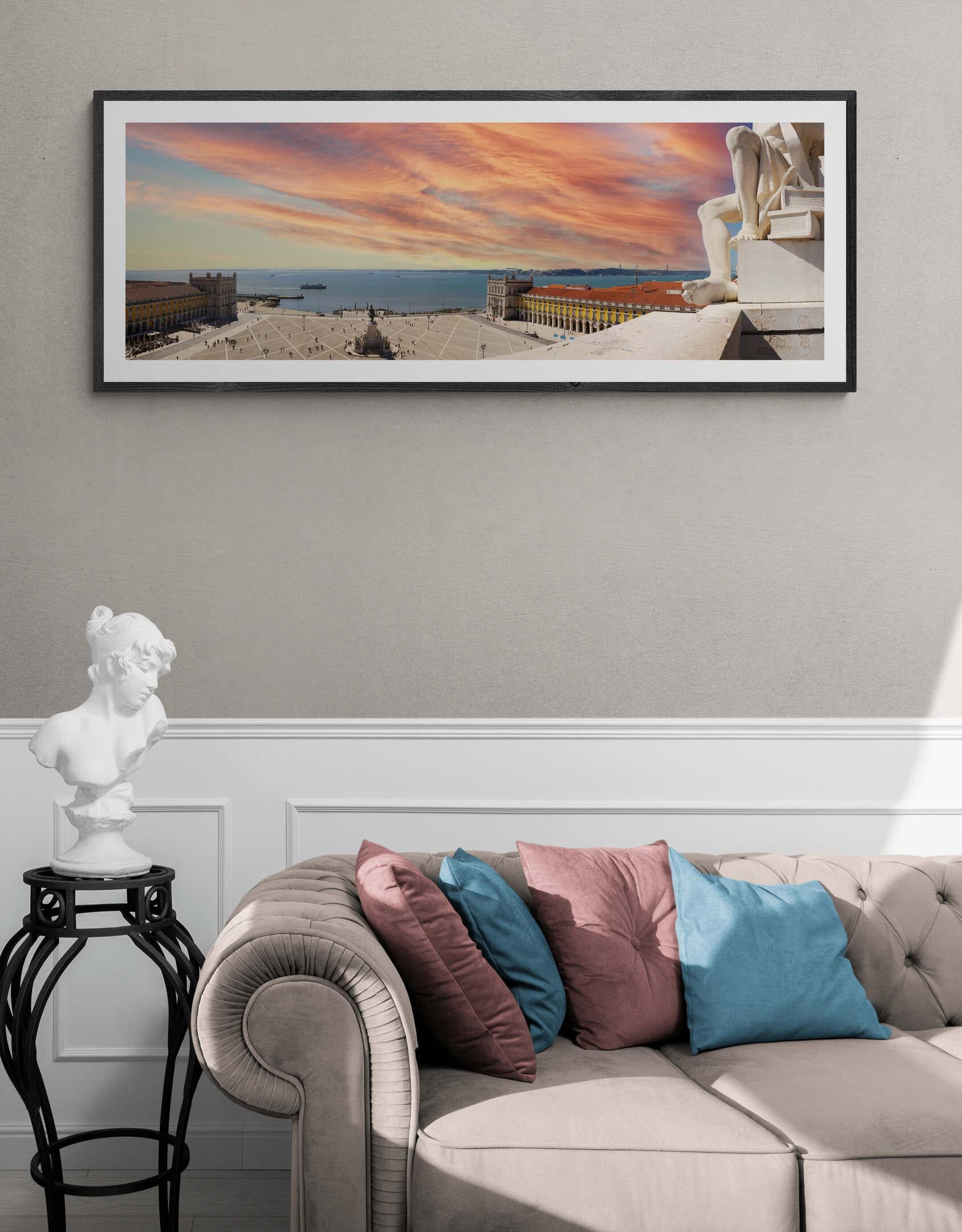 Praa do Comrcio - Lisbonne (Portugal) - Photographie contemporaine couleur Panoramic - Marron Color Photograph par Jean Pierre De Neef