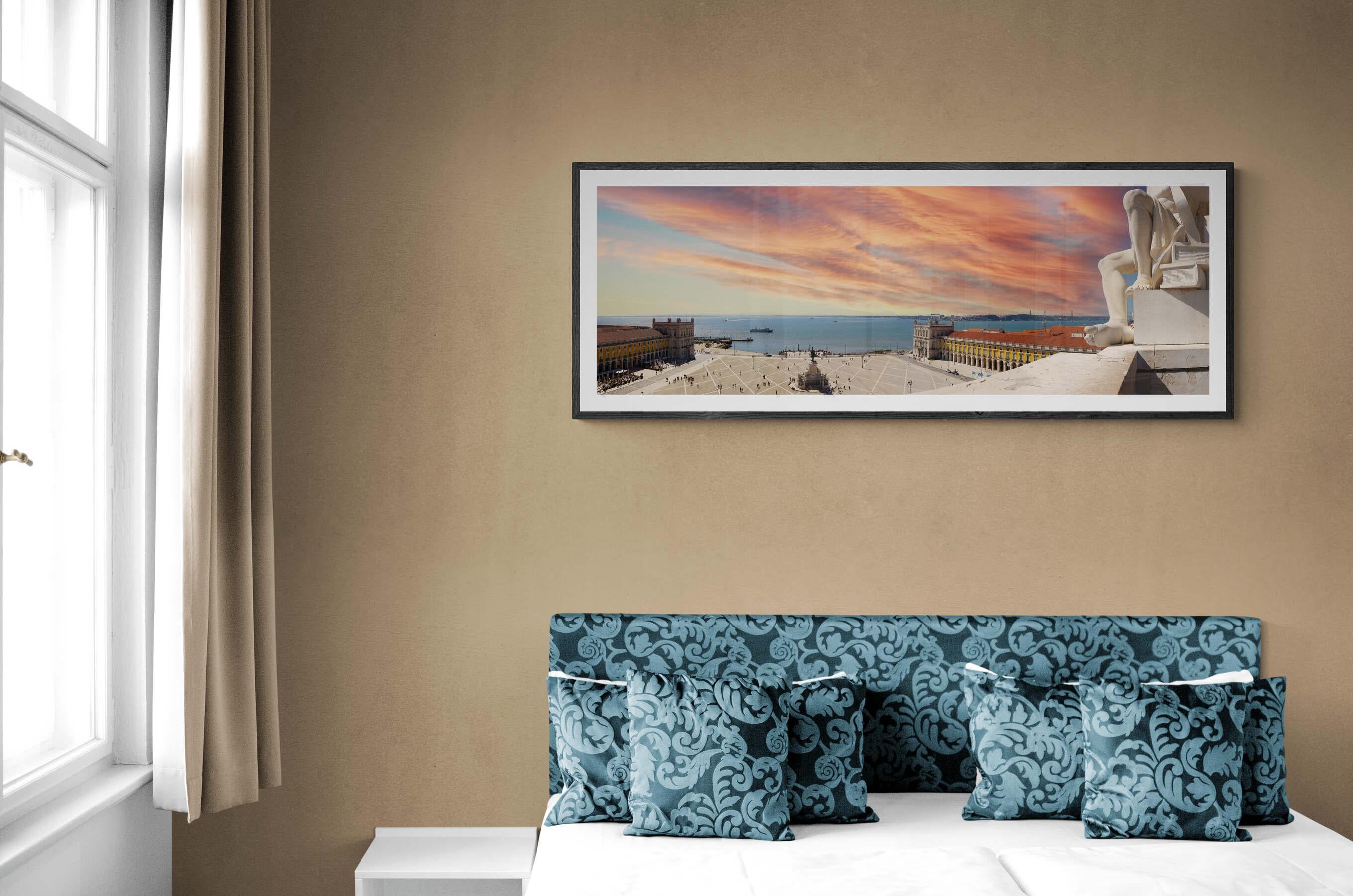 Praa do Comrcio - Lisbonne (Portugal) - Photographie contemporaine couleur Panoramic en vente 1