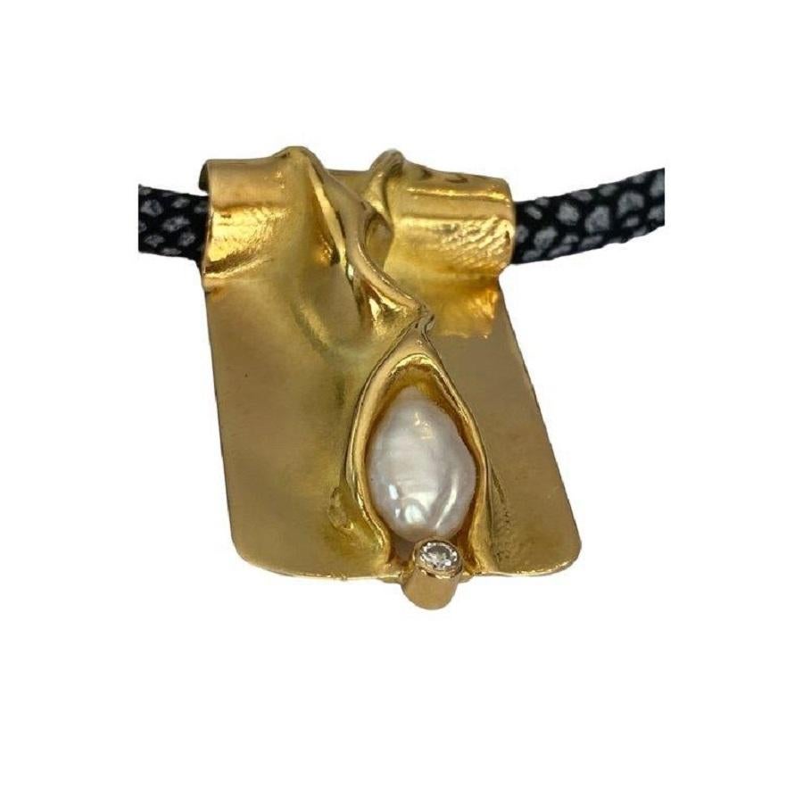 Contemporary Jean-Pierre De Saedeleer (1946-2022) 18 kt gold Necklace with pendant  For Sale