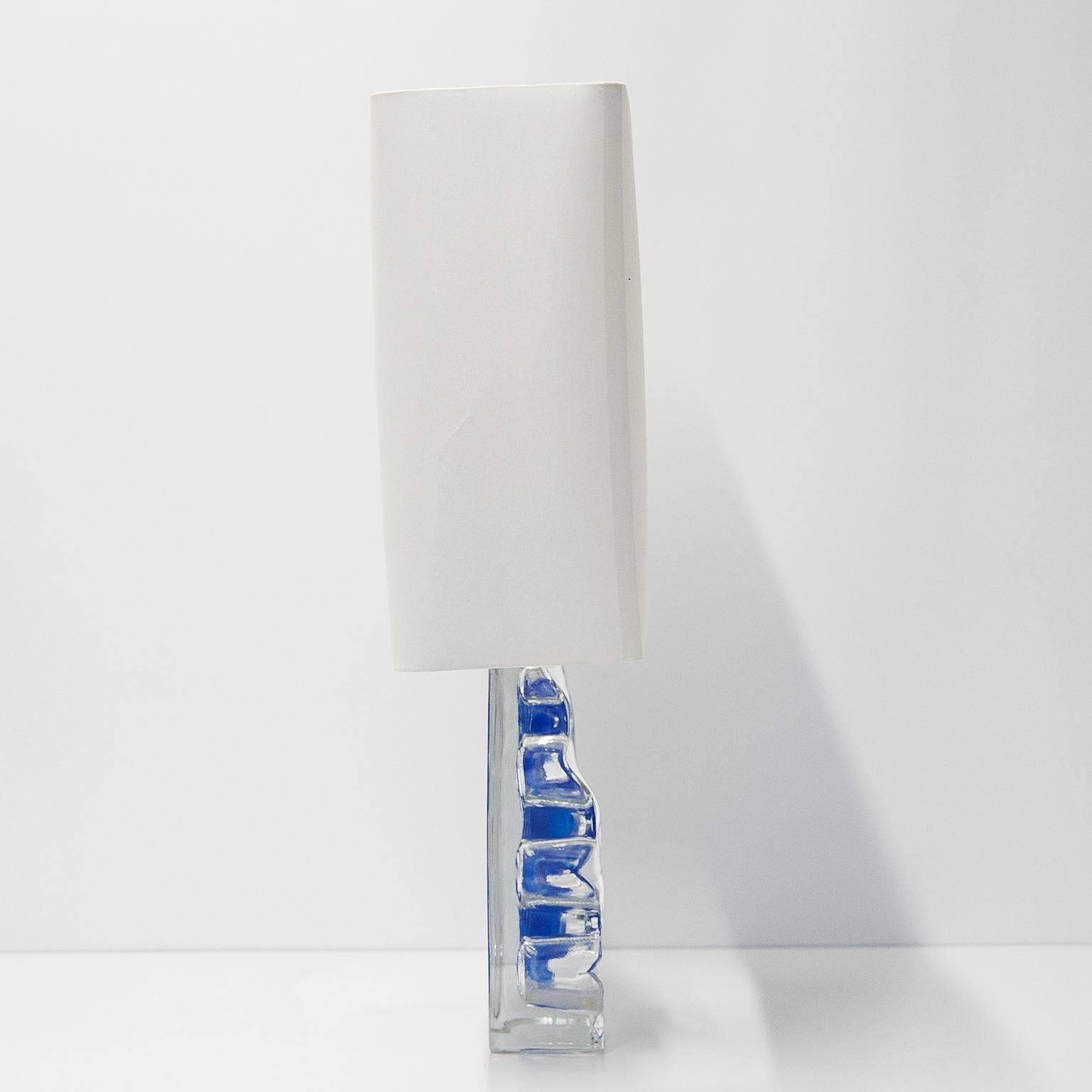 Jean-Pierre Demarchi Lámpara de mesa de cristal azul Daum Años 70 Francés en venta