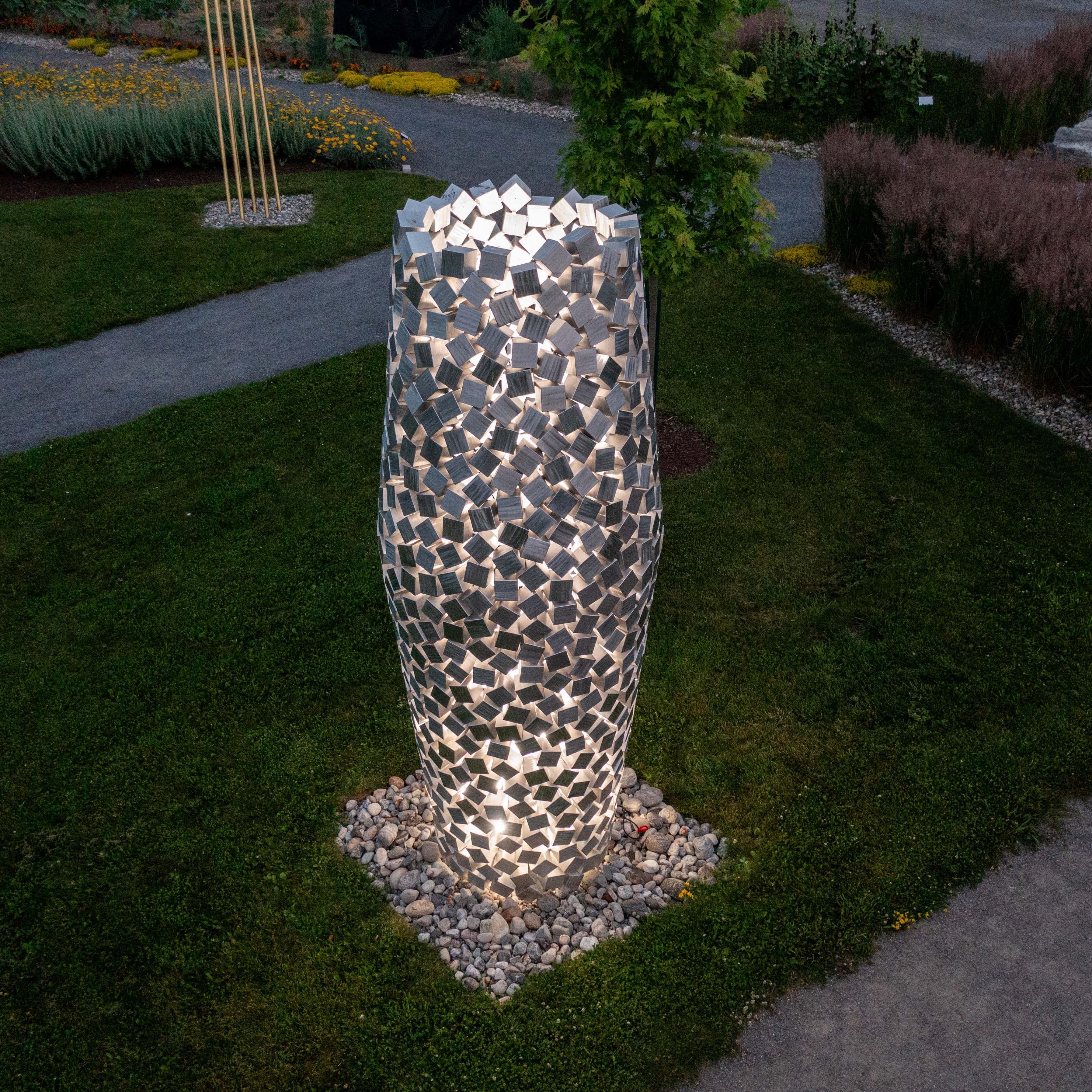 Cones 690 - tall, geometric abstract, polished aluminum outdoor sculpture For Sale 12
