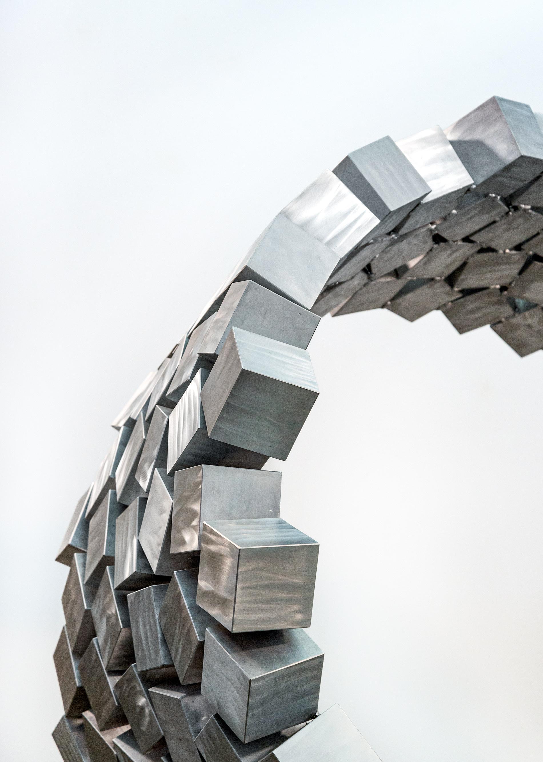 Grande Couronne - escultura contemporánea, geométrica abstracta, de aluminio pulido - Sculpture Abstracto de Jean-Pierre Morin, RCA