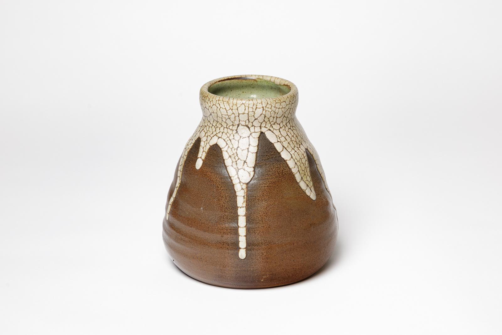 Francese Jean Pointu vaso in ceramica art deco del XX secolo, marrone e bianco, 1940 in vendita