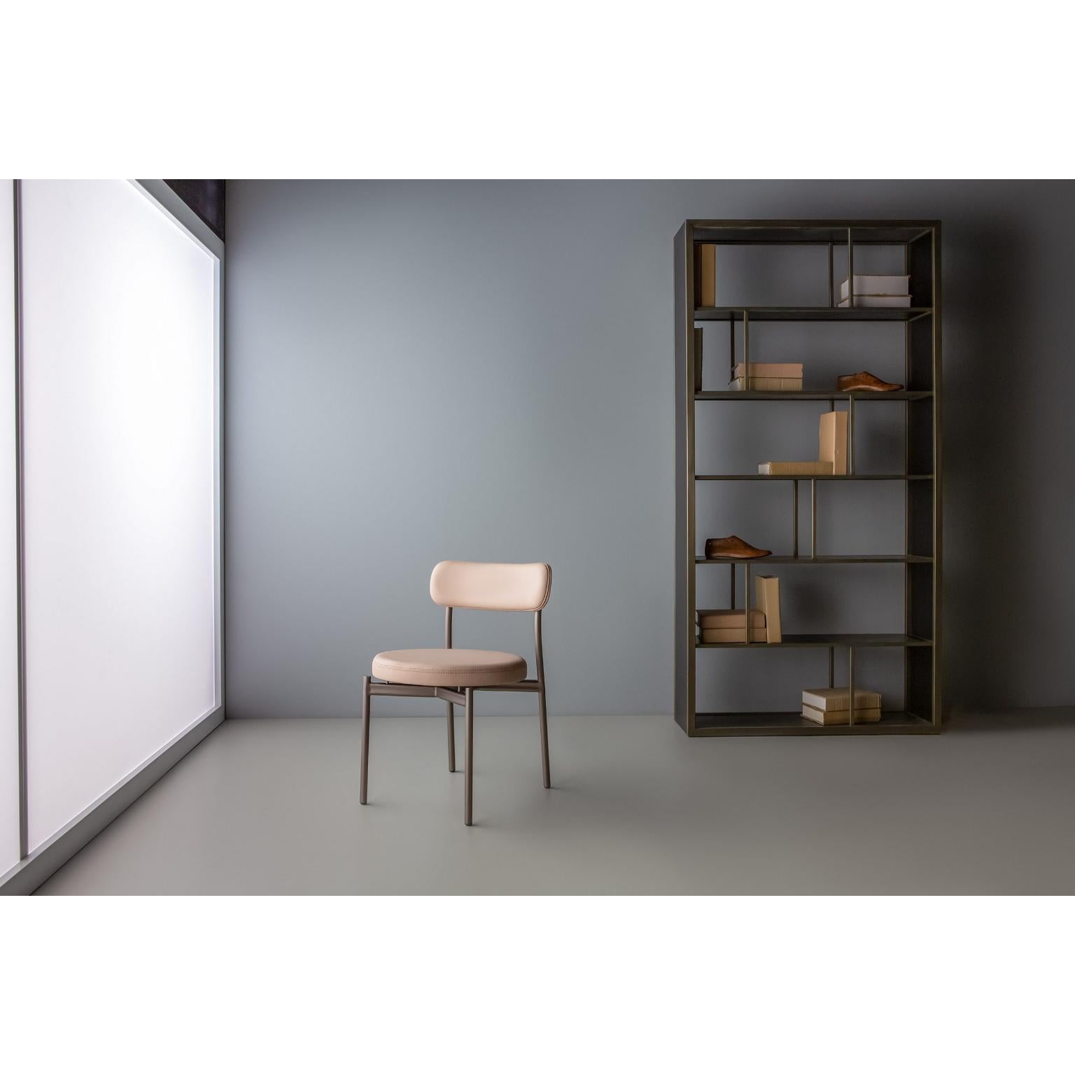 Jean Pri Chair by Doimo Brasil
Dimensions: W 49 x D 53 x H 72 cm 
Materials: Metal, Upholstered seat.


With the intention of providing good taste and personality, Doimo deciphers trends and follows the evolution of man and his space. To this end,