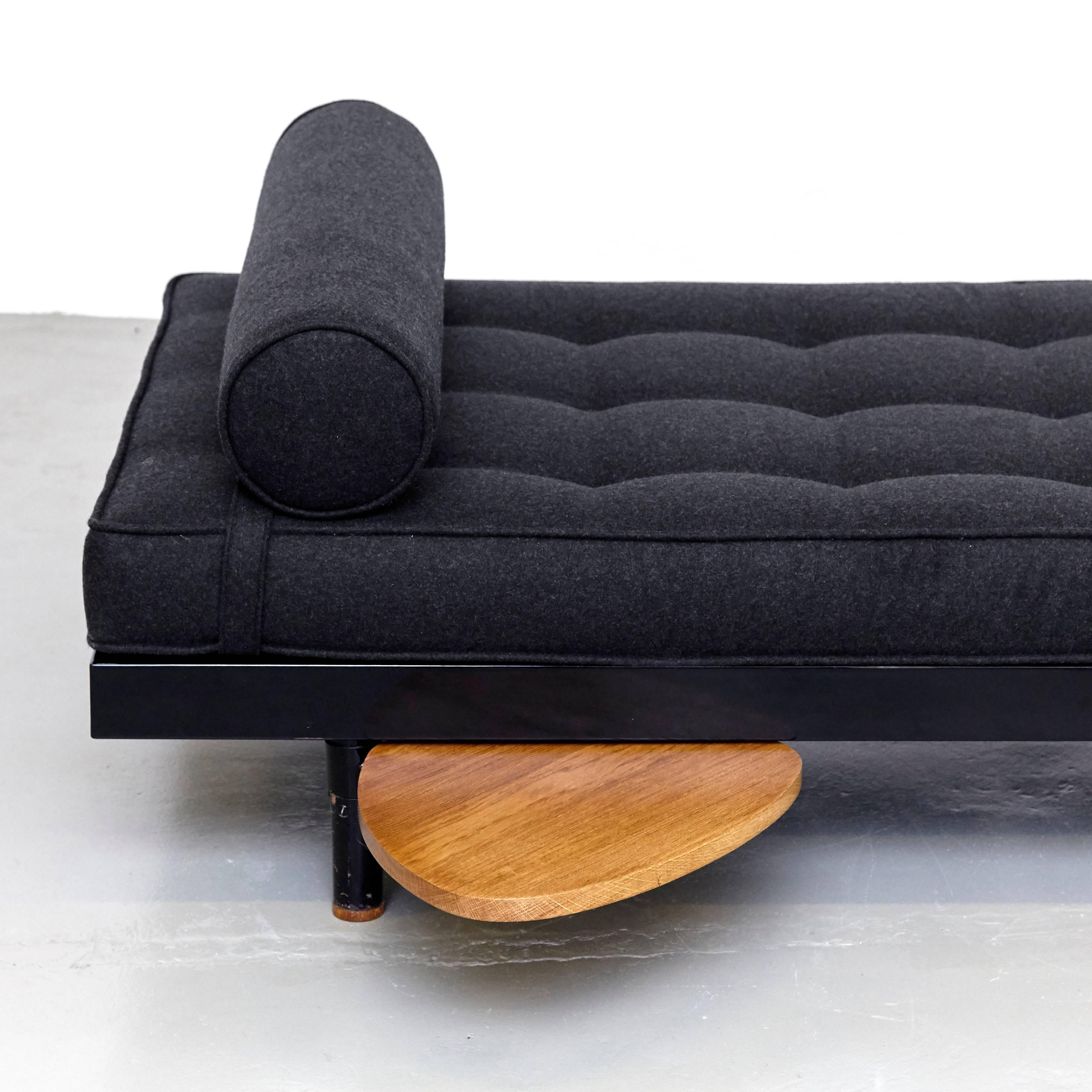 Jean Prouve Mid Century Modern Metal Black SCAL French Daybed, circa 1950 5