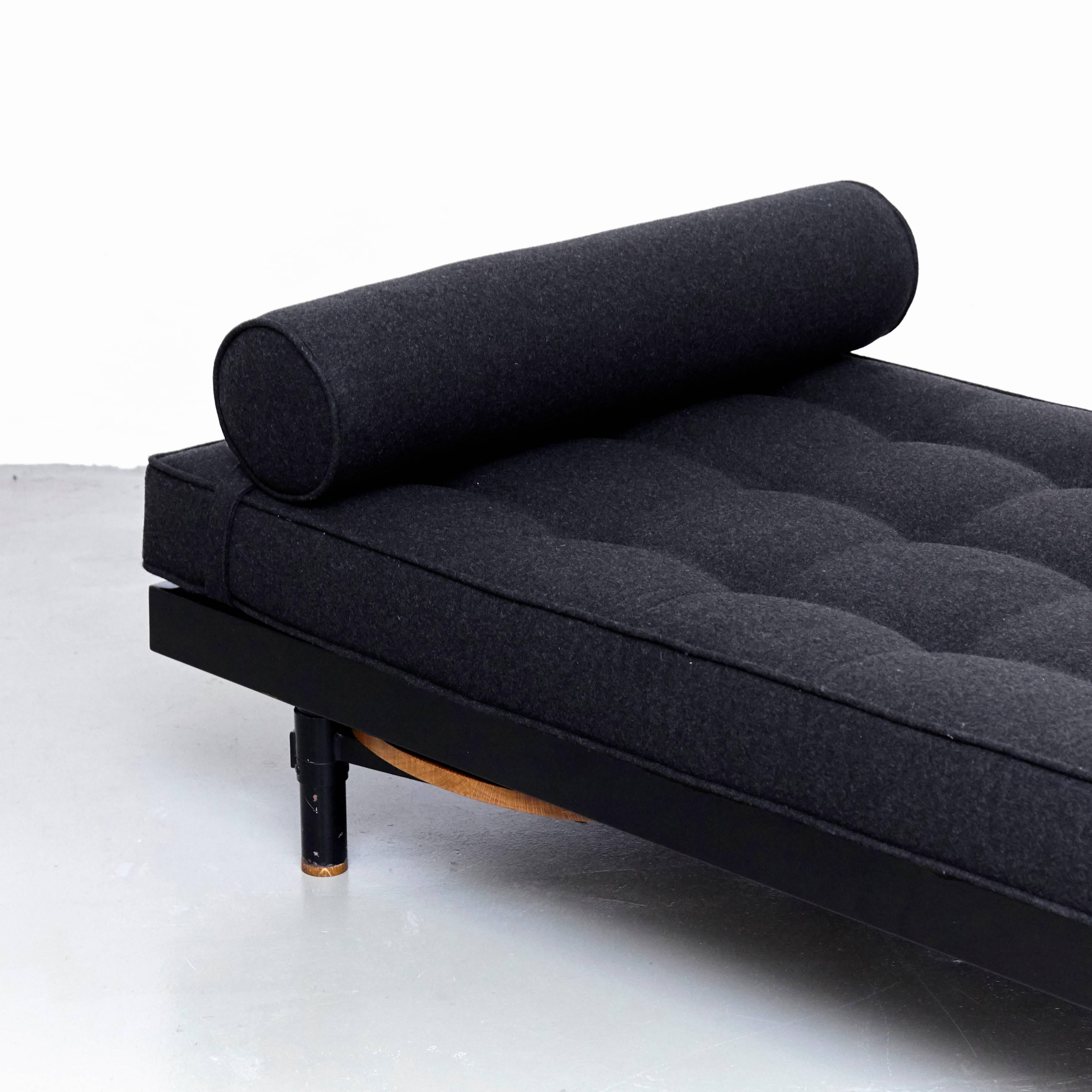 Jean Prouve Mid Century Modern Metal Black SCAL French Daybed, circa 1950 1