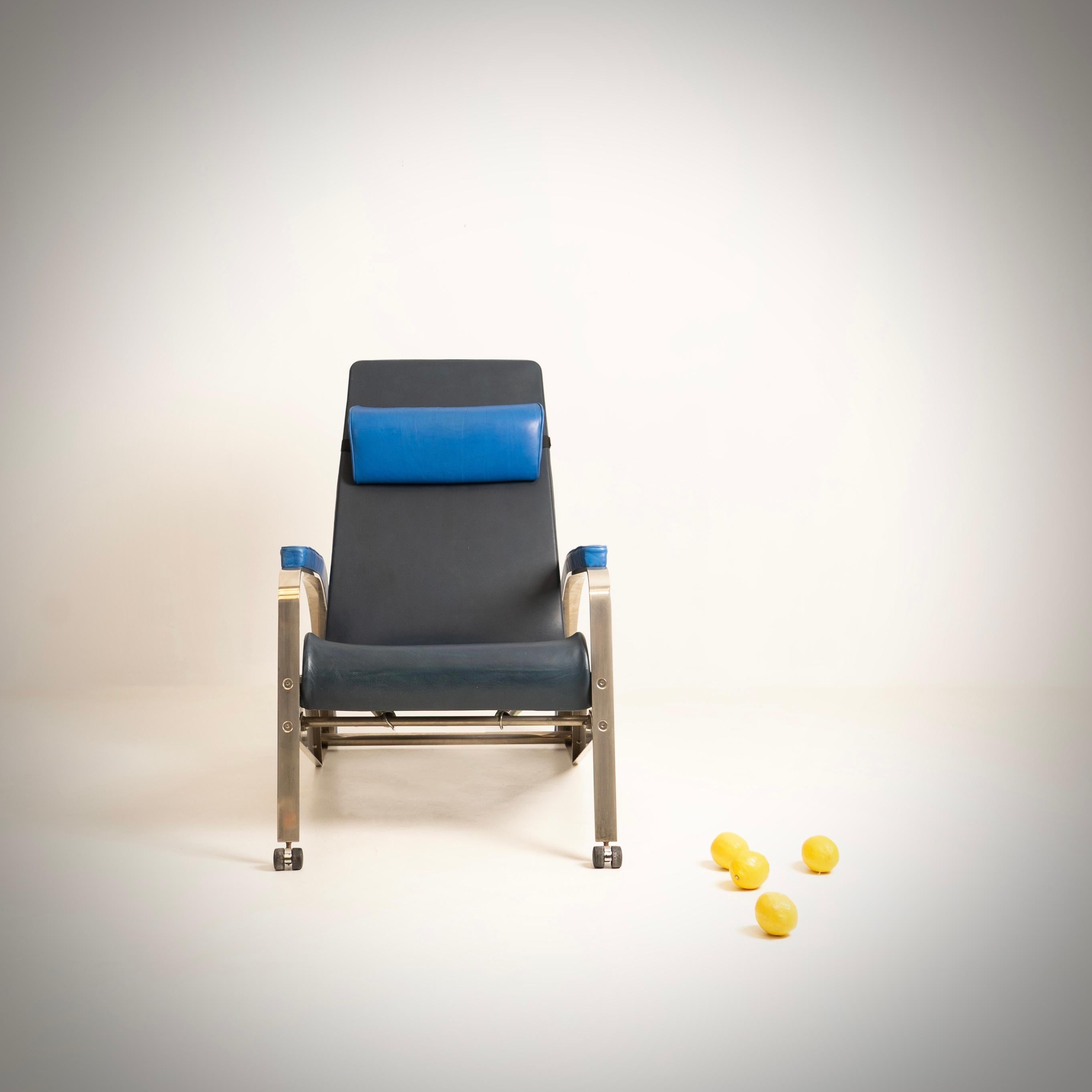 Mid-Century Modern Jean Prouvé (1901-1984) Grand Repos armchair (creation 1930) Tecta ed., c.1985 For Sale
